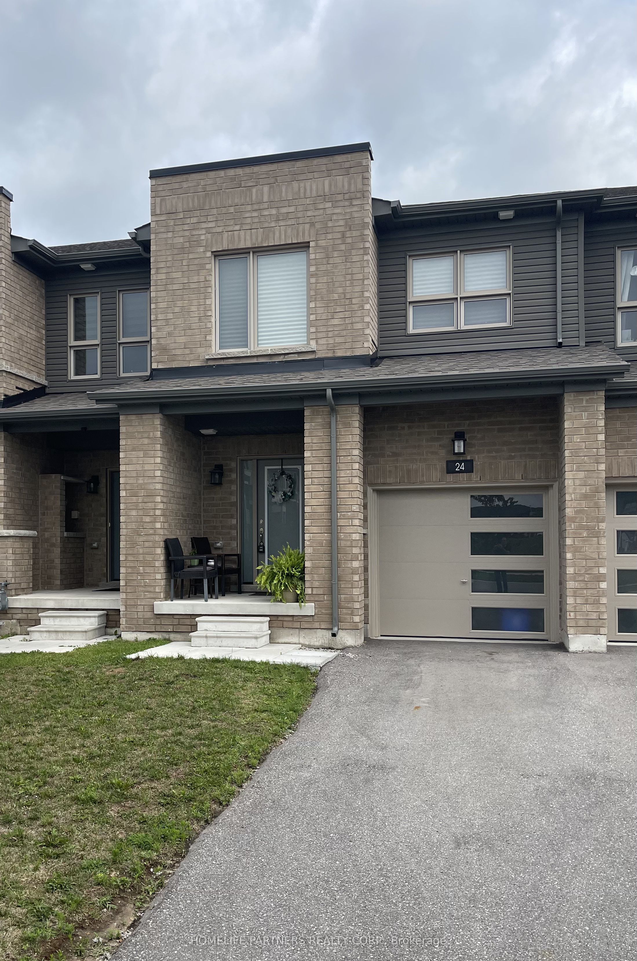 24 South Park Lane, Barrie, ON L9J 0M8 photo 2