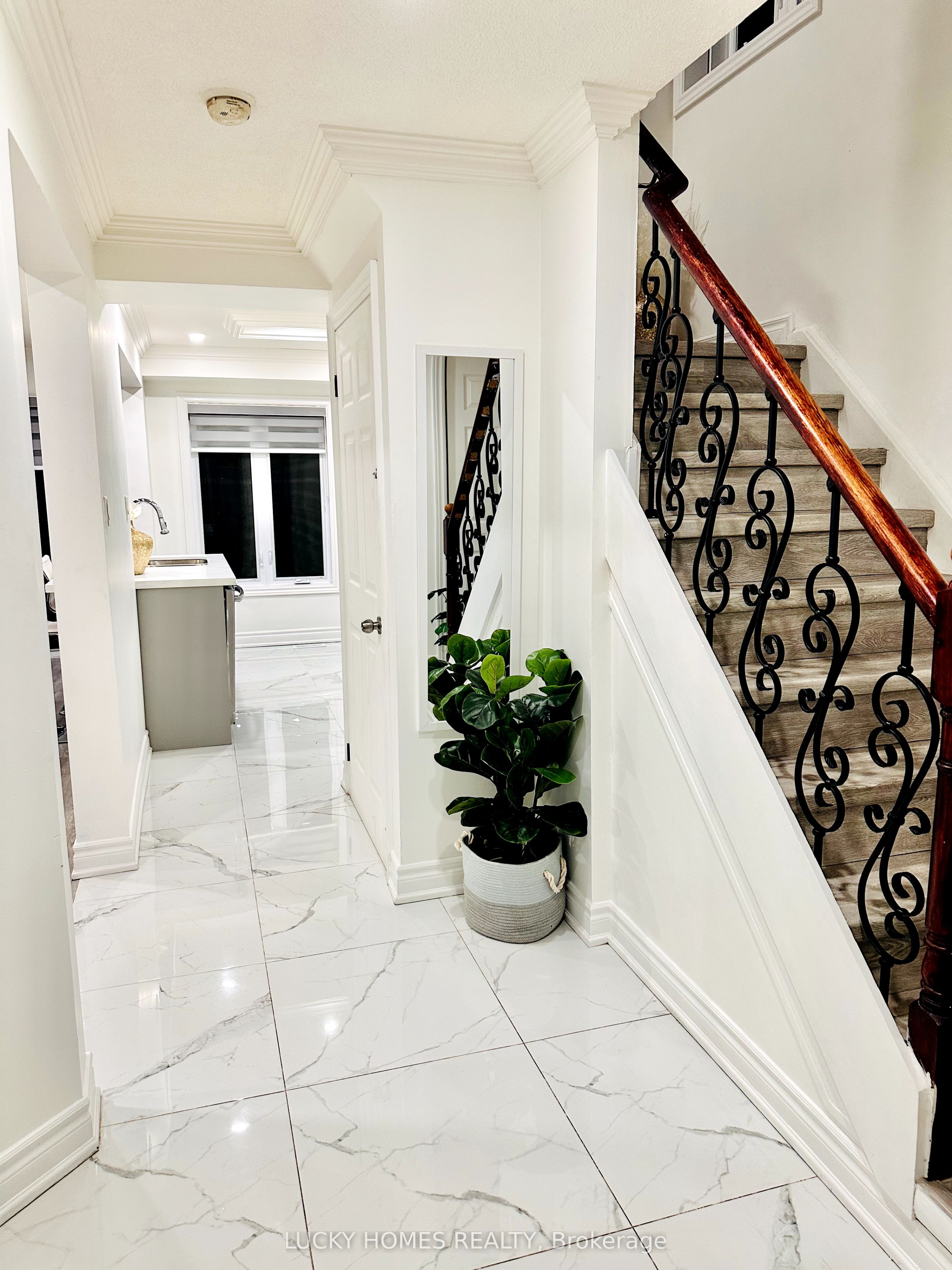 39 Laidlaw Drive, Barrie, ON L4N 7S2