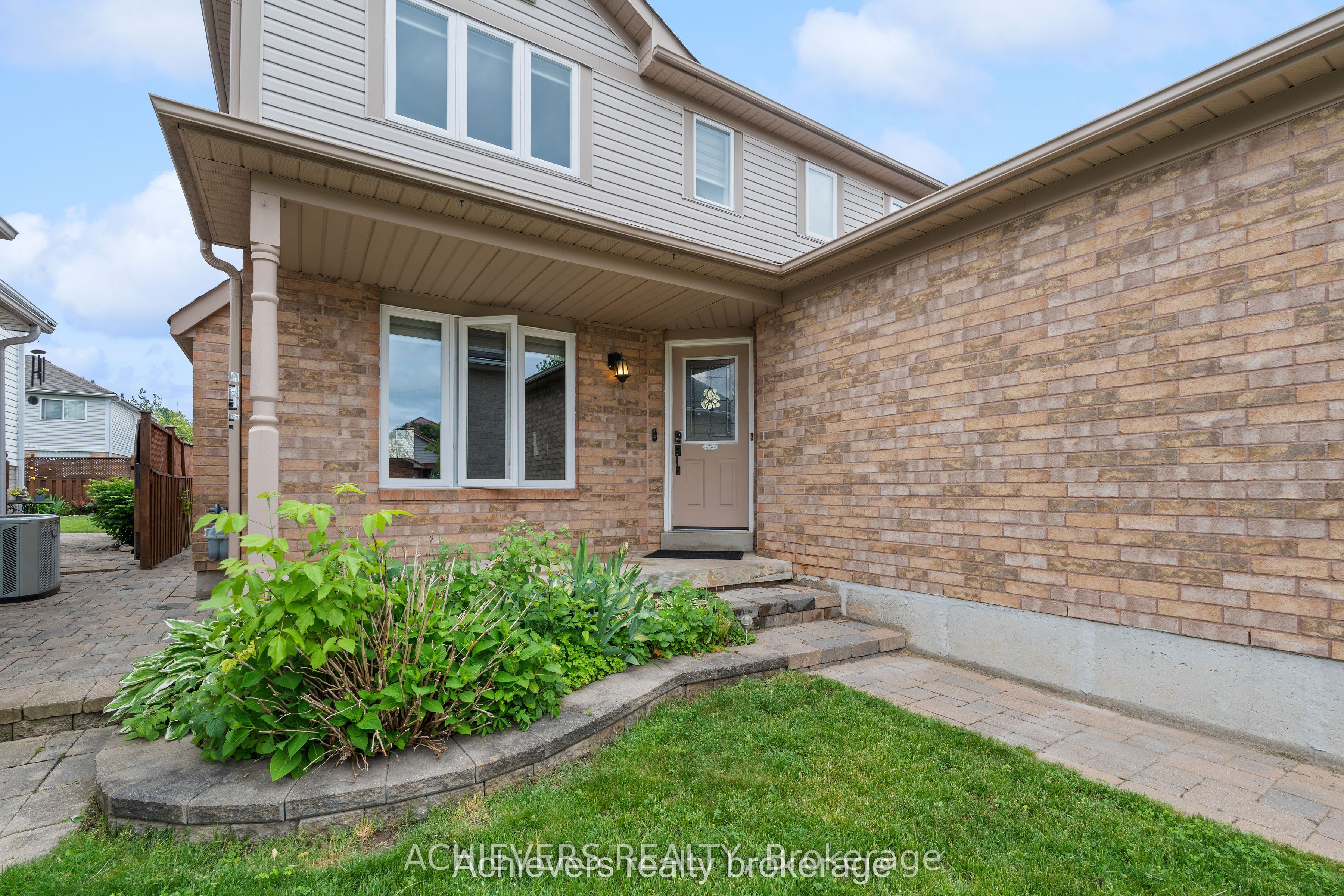 66 Leggott Avenue, Barrie, ON L4N 8B7 photo 2