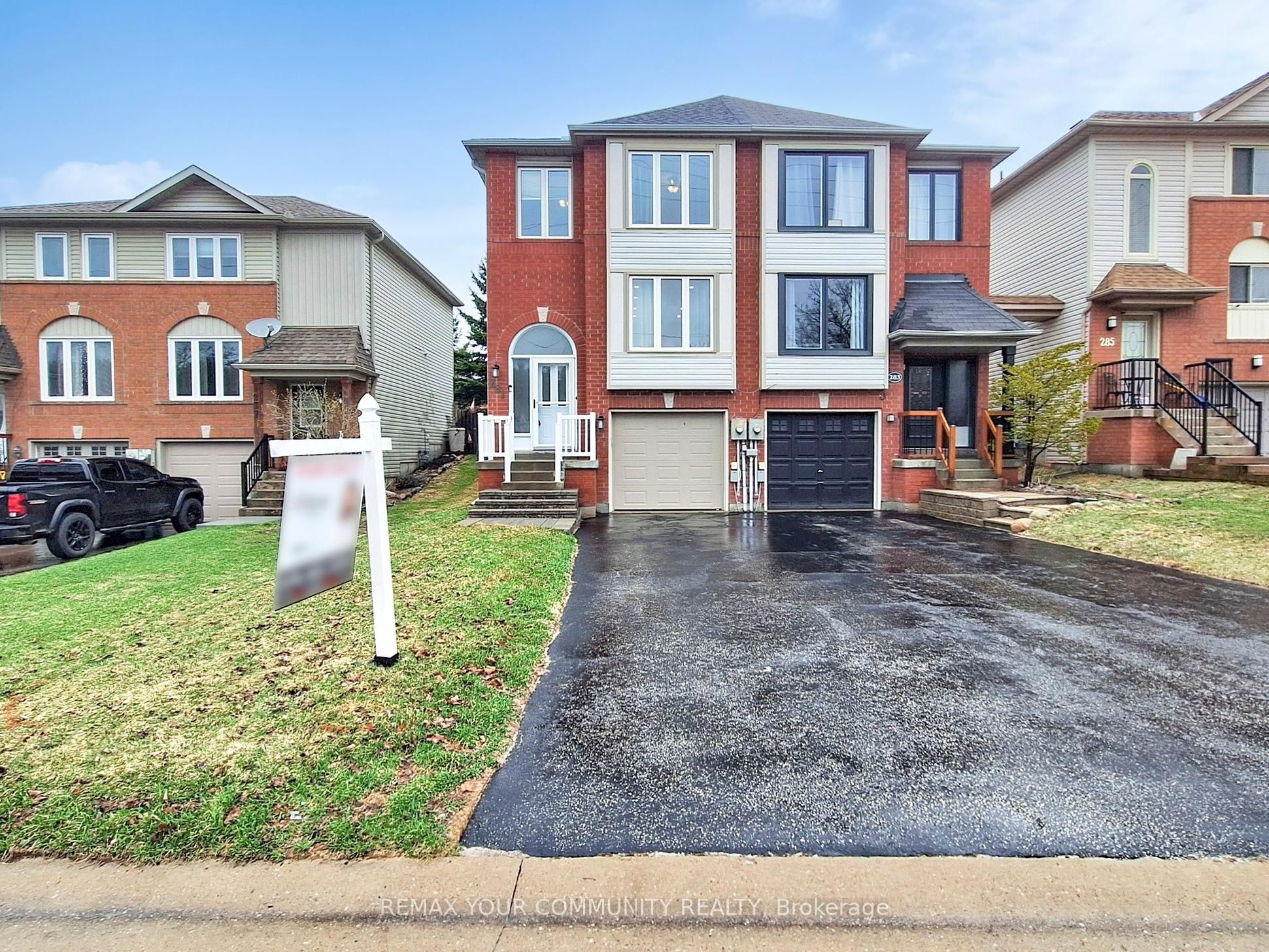 281 Ferndale Drive S, Barrie, ON L4N 8K1 photo 2