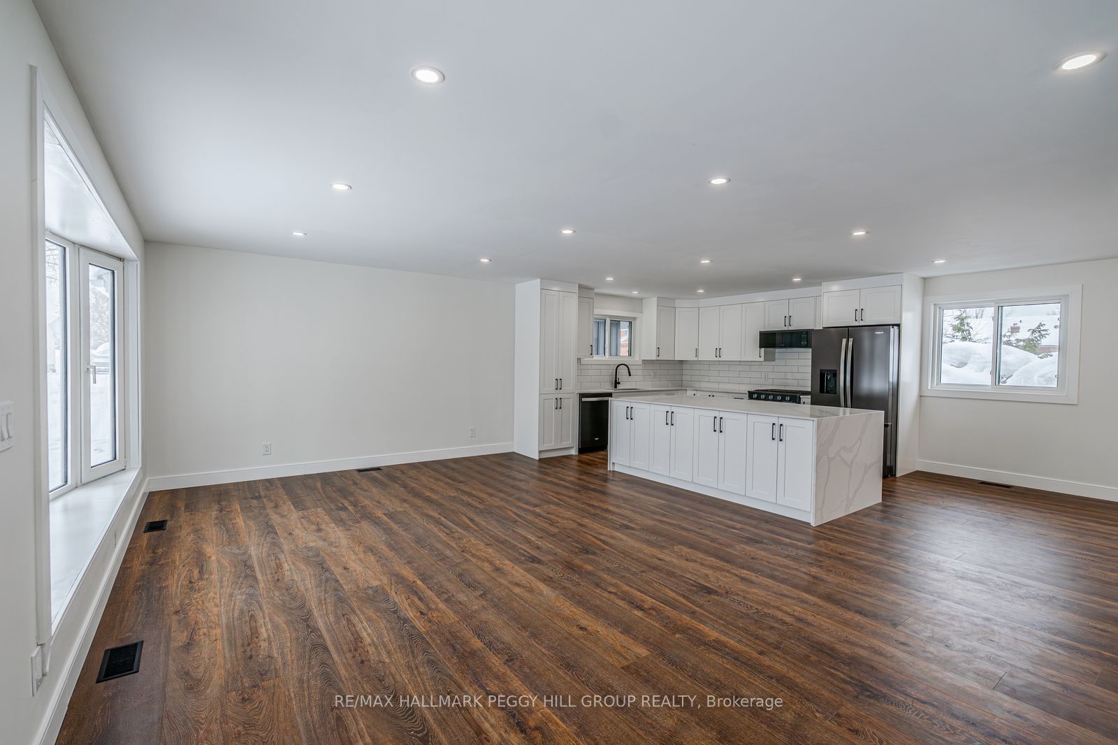 386 Peter Street N, Orillia, ON L3V 5A7 photo 4