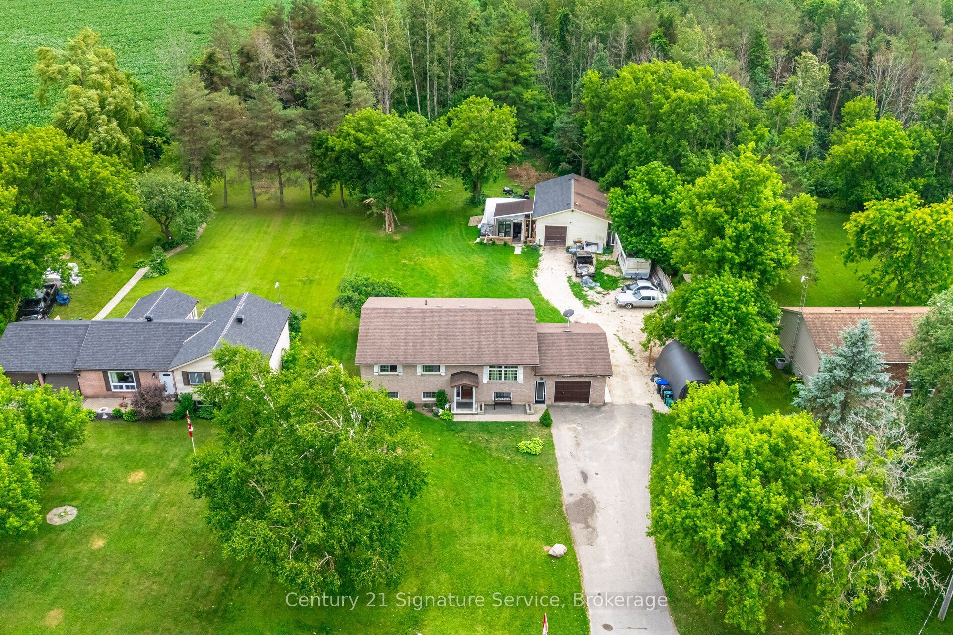 120 Switzer Street, Clearview, ON L0M 1N0 photo 2