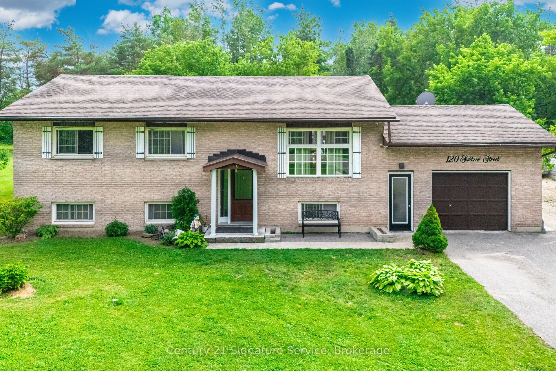 120 Switzer Street, Clearview, ON L0M 1N0 photo 3