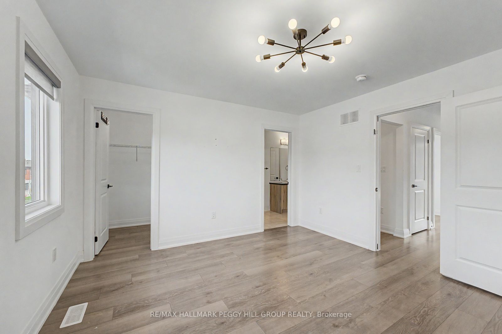 60 Fairlane Avenue, Barrie, ON L9J 0M9 photo 3