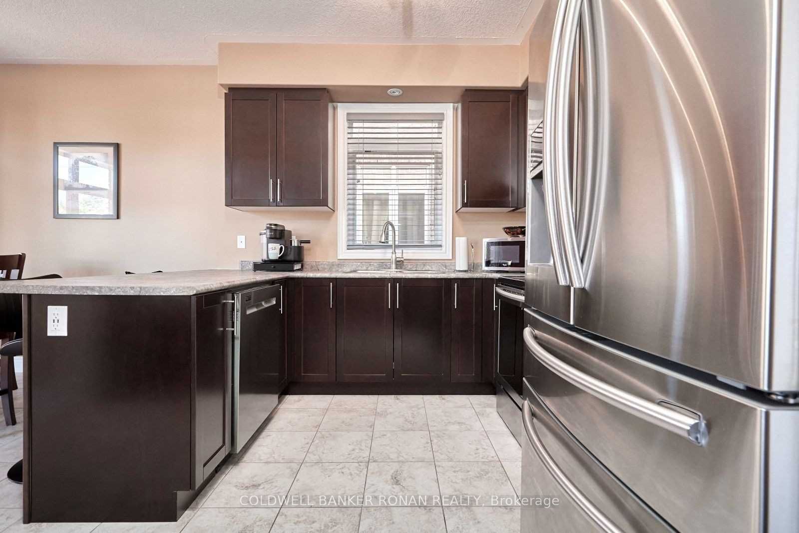 64 Catherine Drive, Barrie, ON L4N 6Z3 photo 4