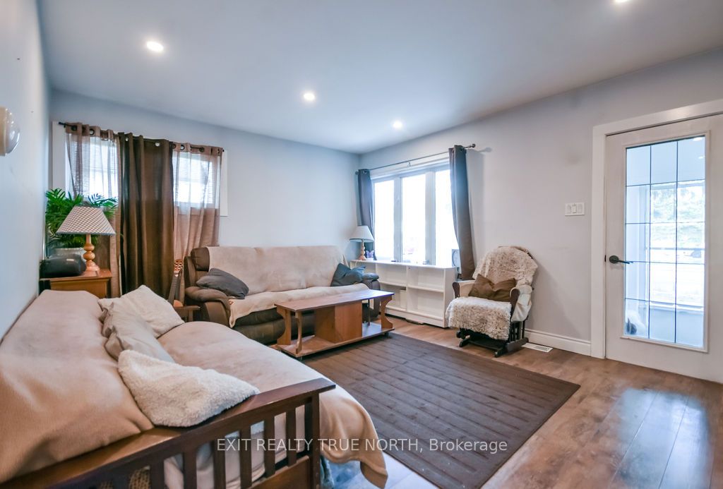 125 Queen Street W, Springwater, ON L0L 1P0 photo 4