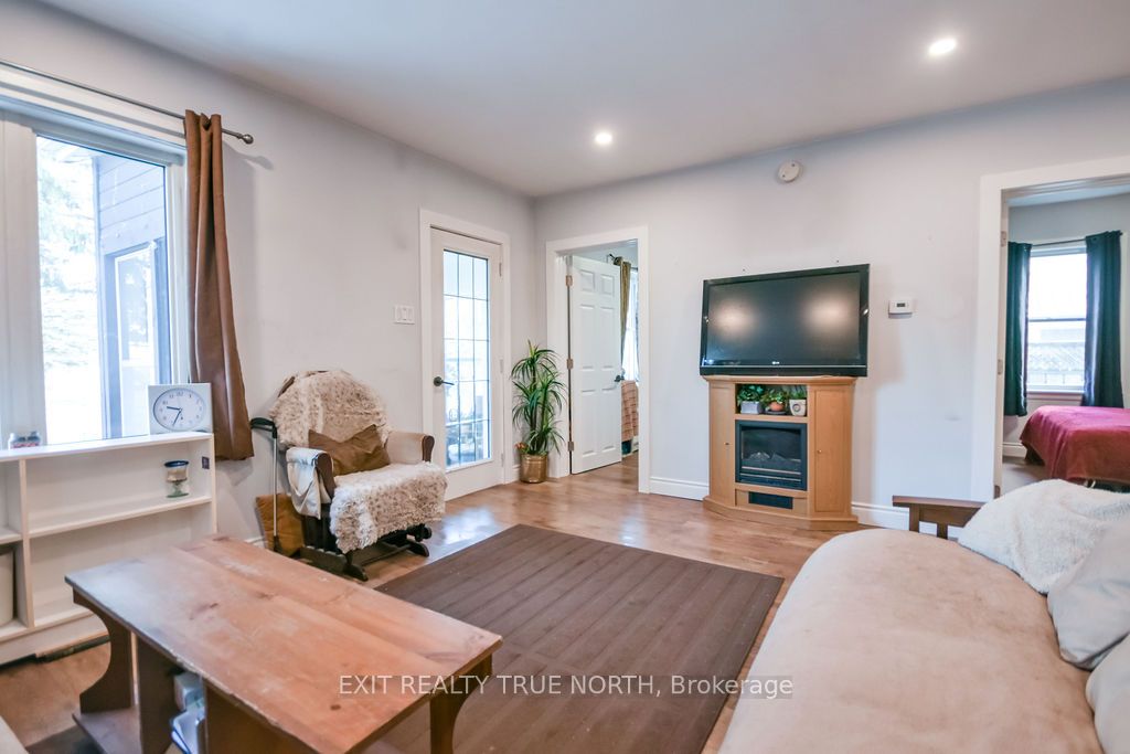 125 Queen Street W, Springwater, ON L0L 1P0 photo 5