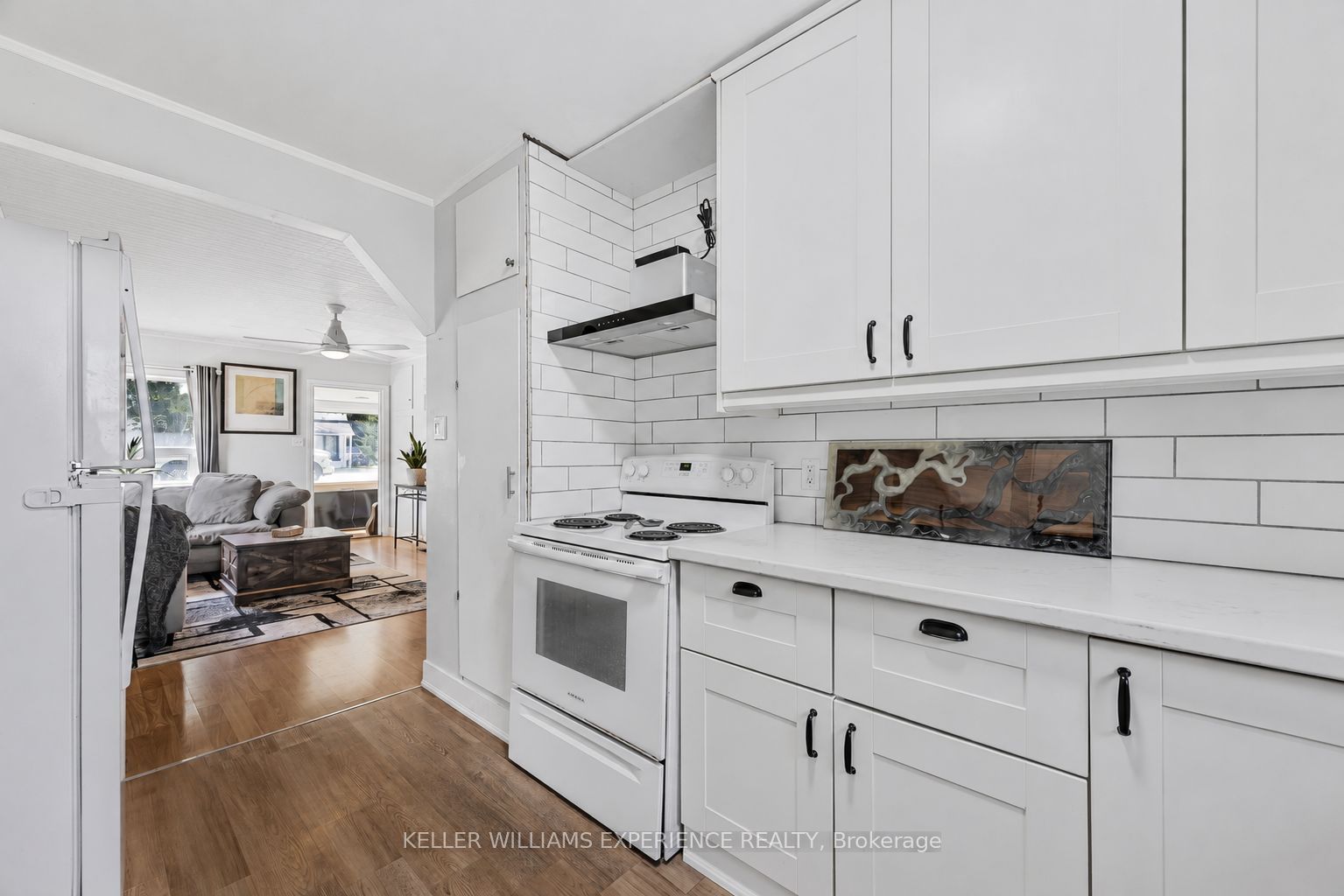 3829 Crossland Road, Springwater, ON L0L 1P0 photo 3