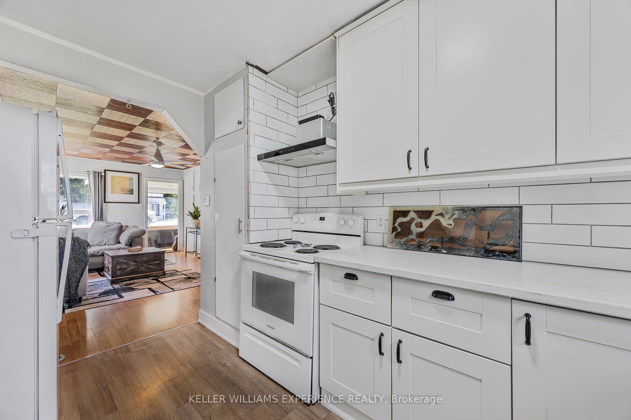 3829 Crossland Road, Springwater, ON L0L 1P0 photo 5
