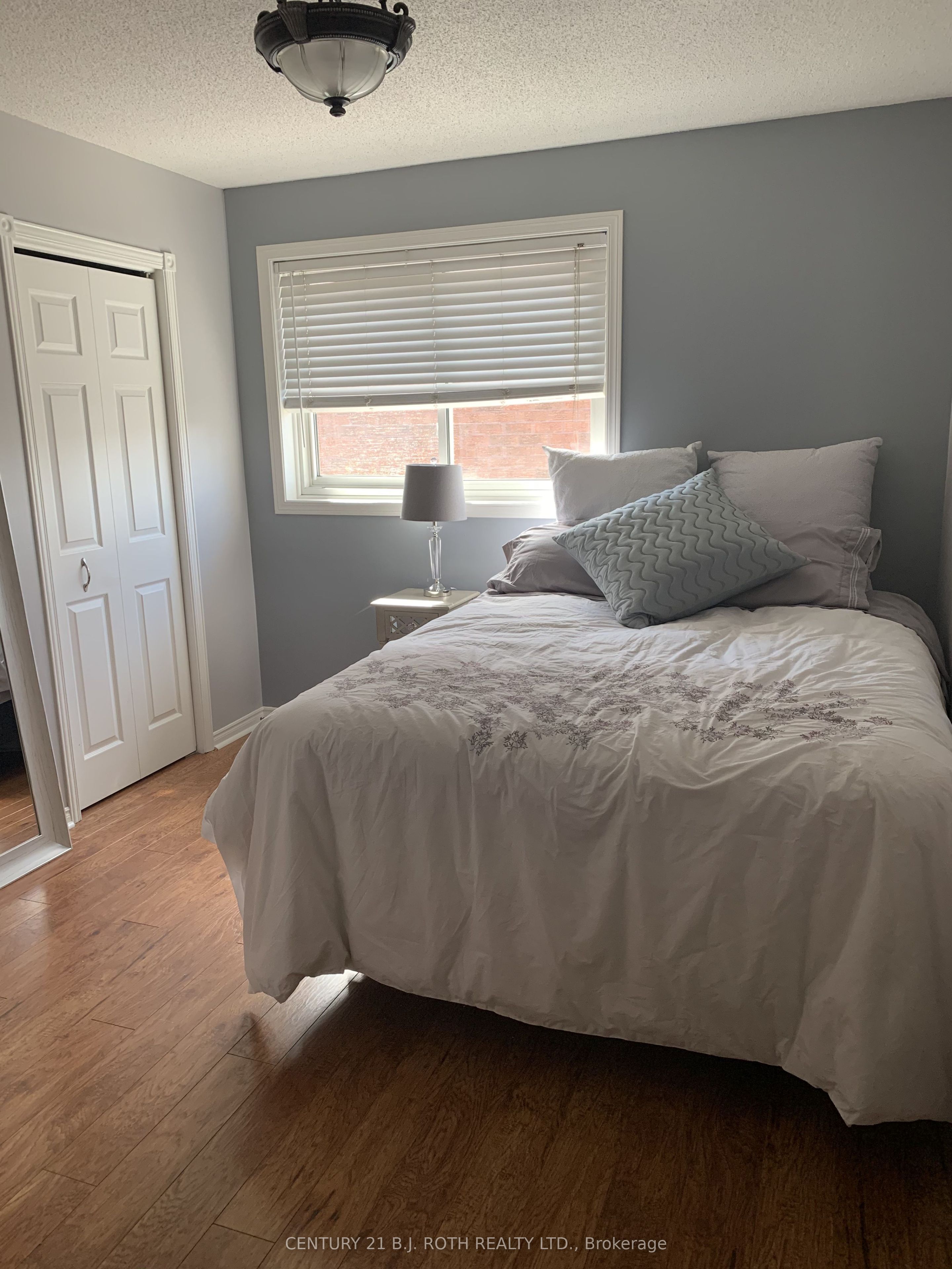 105 Chieftain Crescent Bedroom #3, Barrie, ON L4N 6J2 photo 5