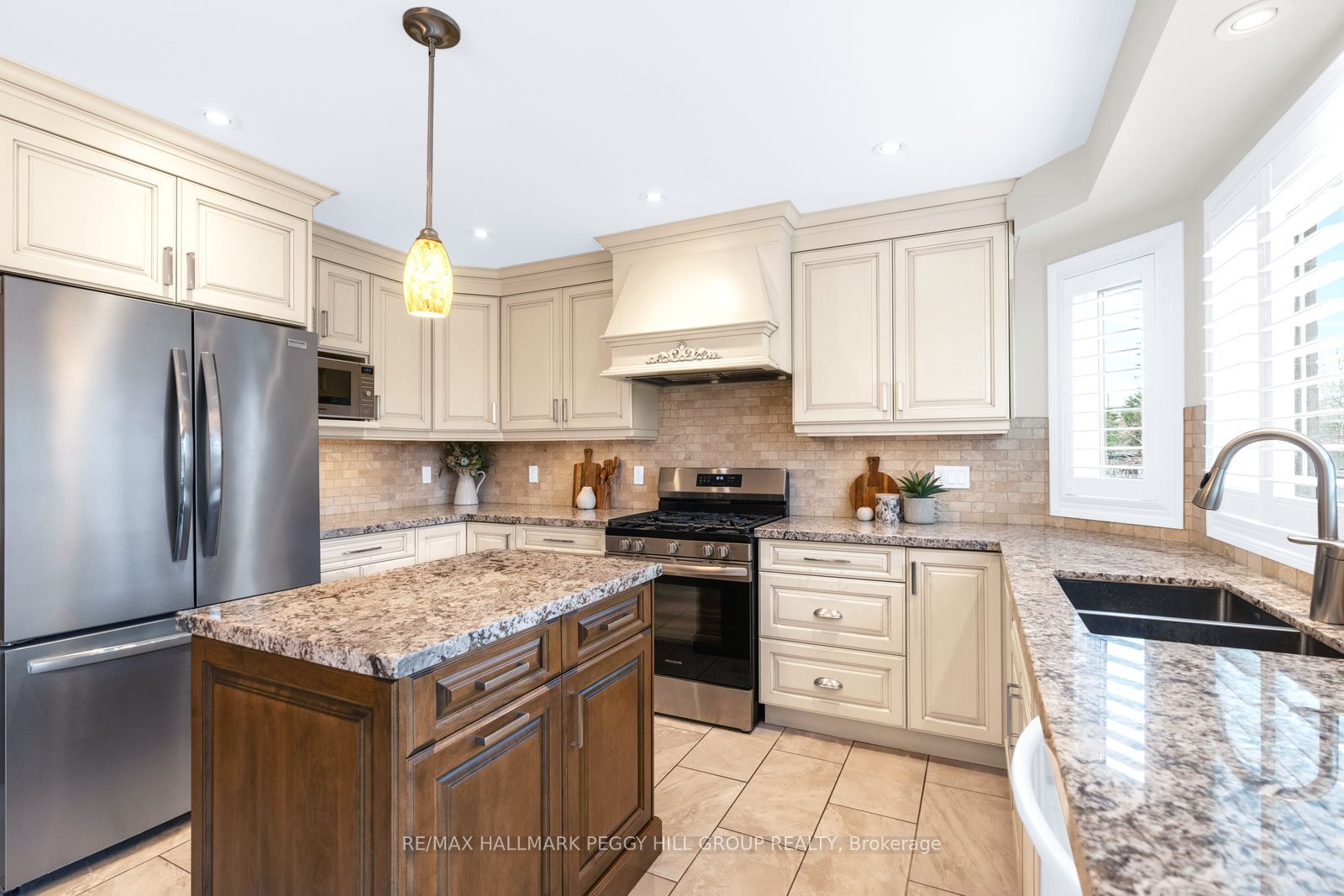 87 Cityview Circle, Barrie, ON L4N 7V1 photo 3