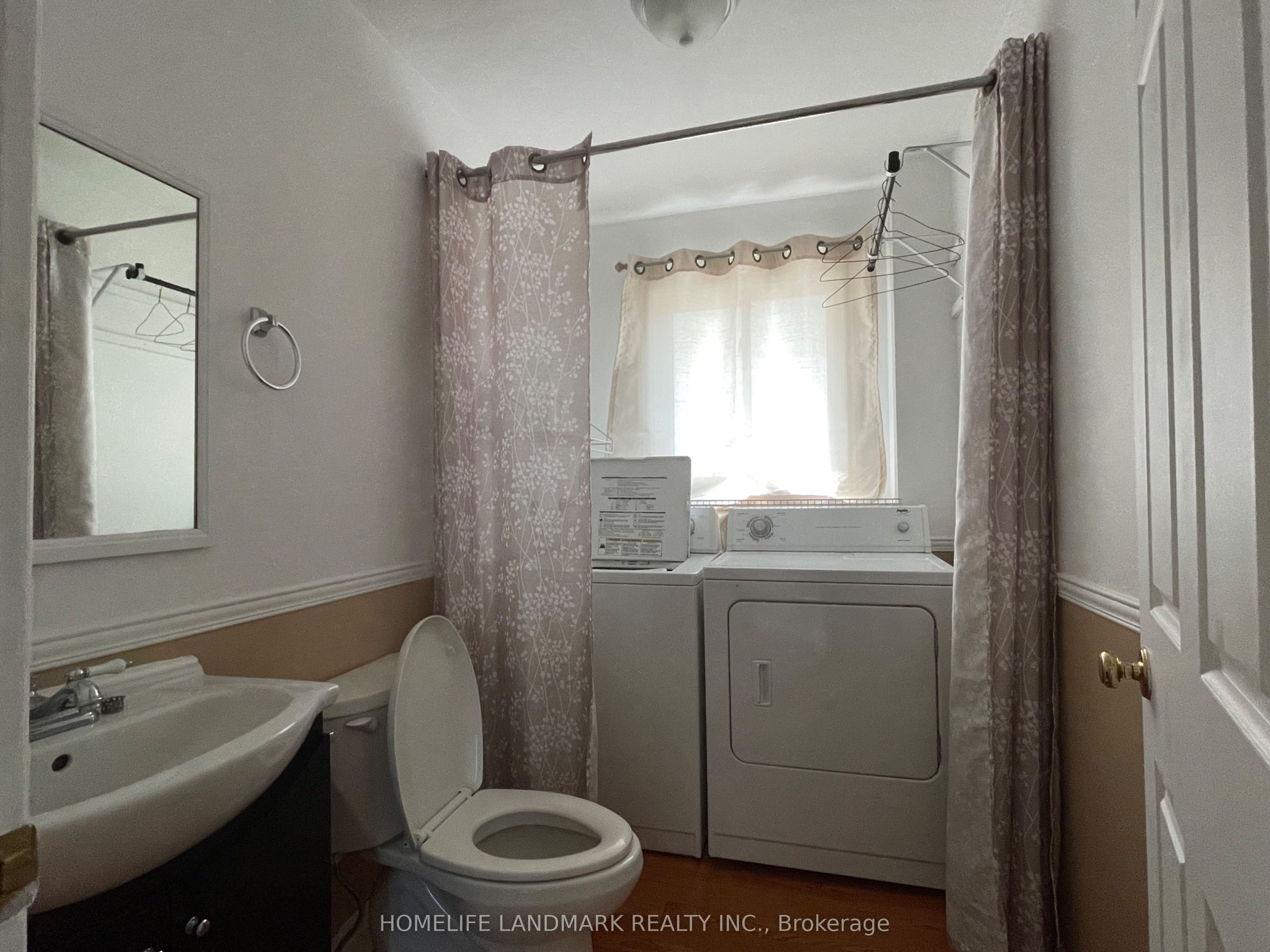 11 Orwell Crescent Main, Barrie, ON L4N 6N3 photo 4
