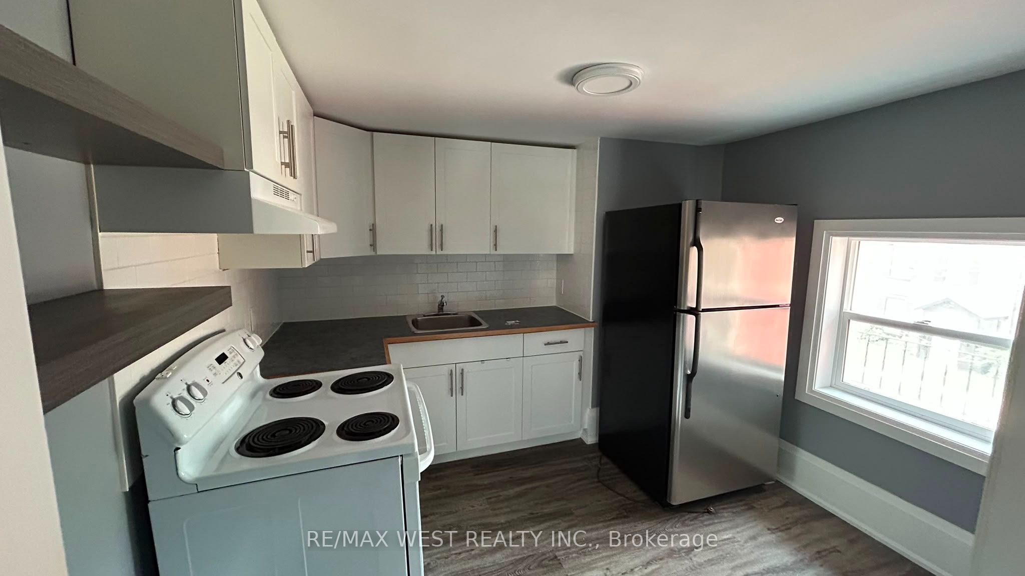 16 Albert Street N 2, Orillia, ON L3V 5K1 photo 3