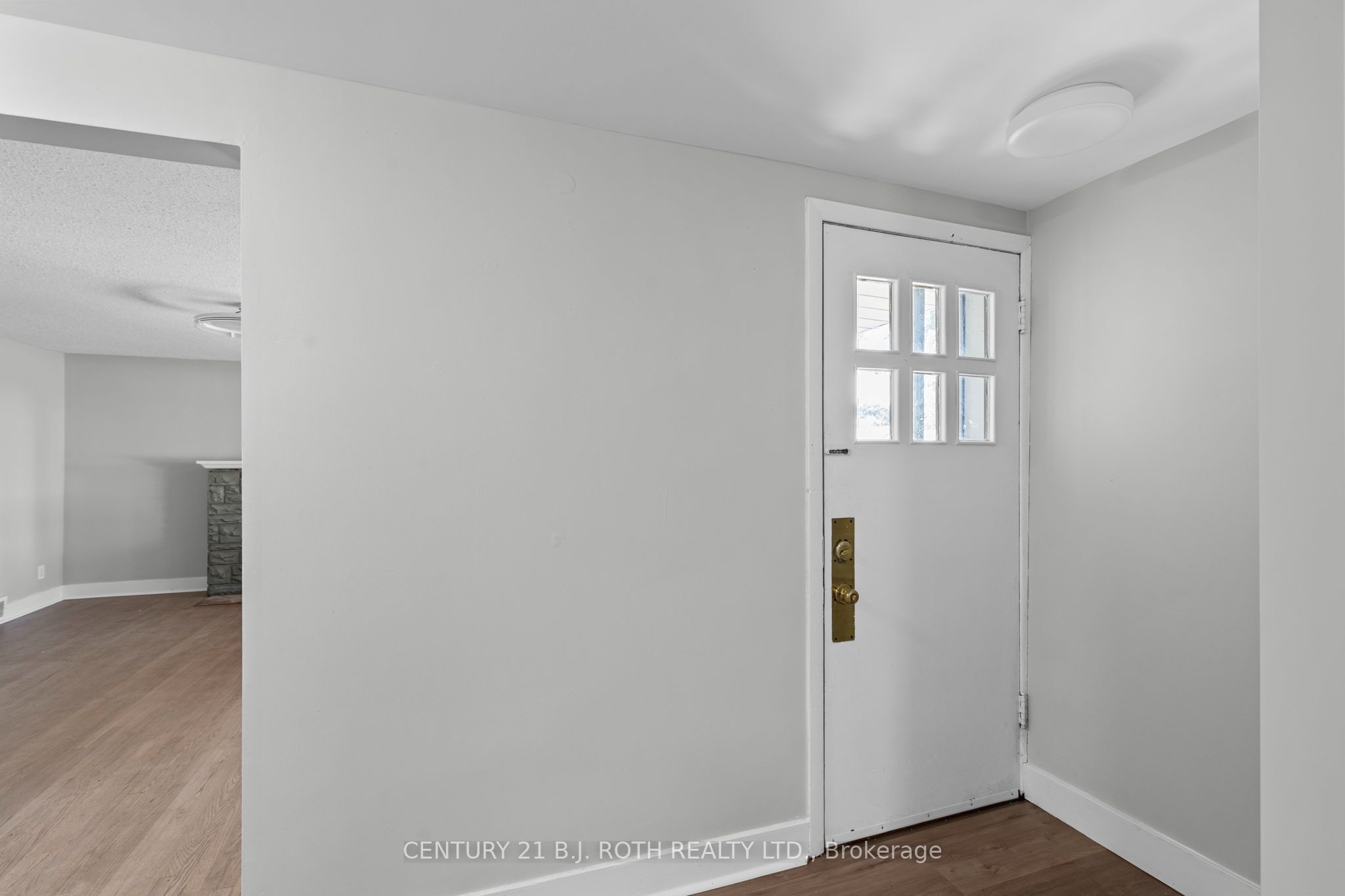 323 Crawford Street, Orillia, ON L3V 1K2 photo 3