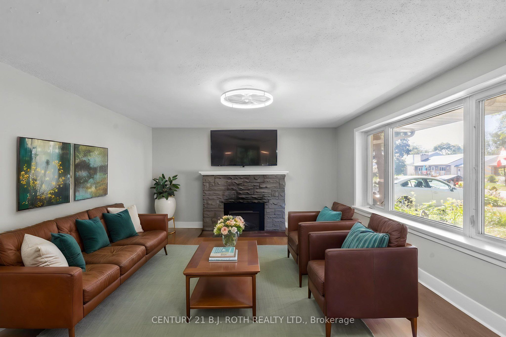323 Crawford Street, Orillia, ON L3V 1K2 photo 4