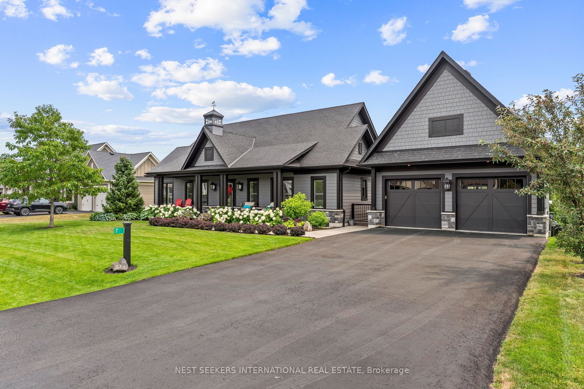 7 Georgian Grande Drive, Oro-Medonte, ON L0K 1E0 photo 2