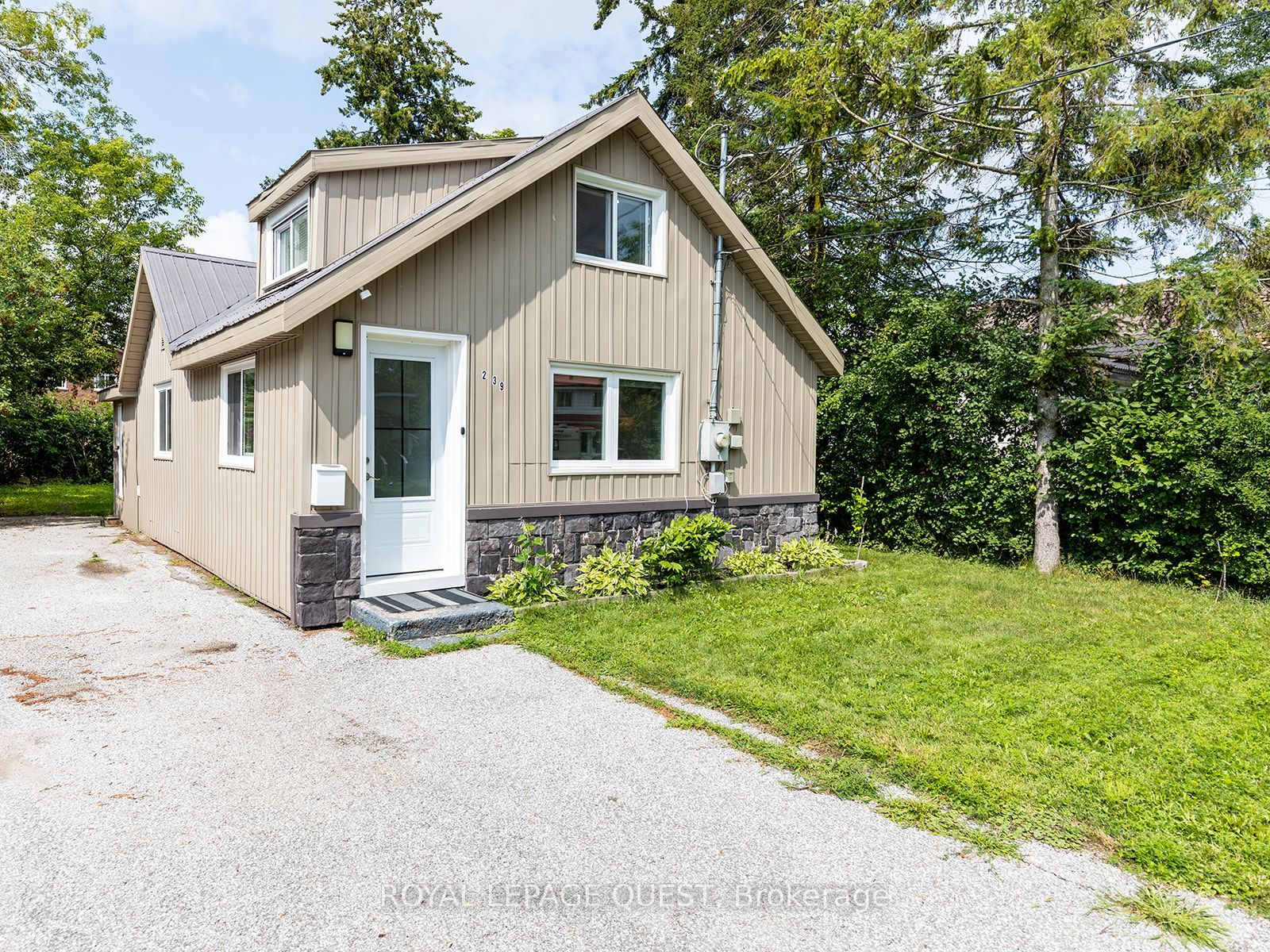 239 Front Street S, Orillia, ON L3V 4T1