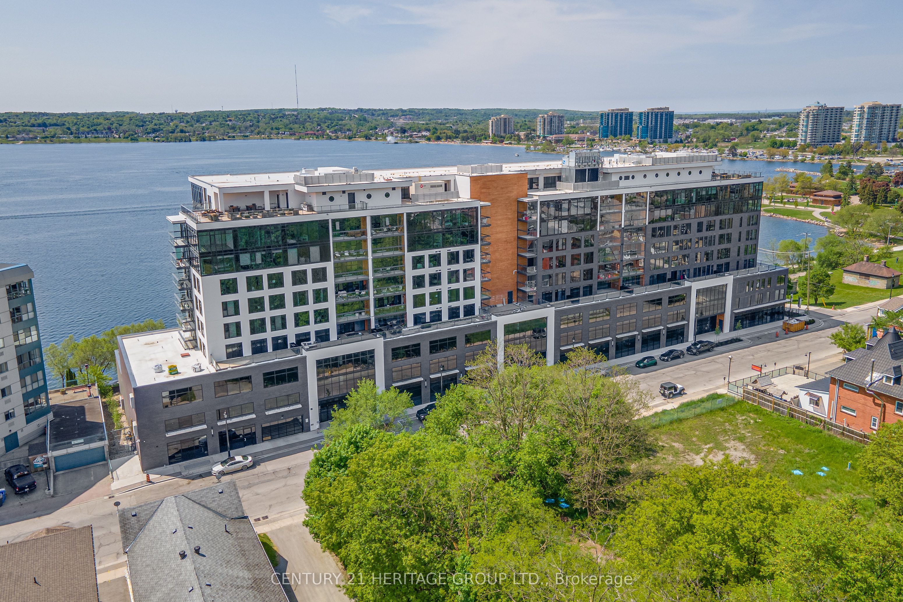 185 Dunlop Street E 922, Barrie, ON L4M 0L7