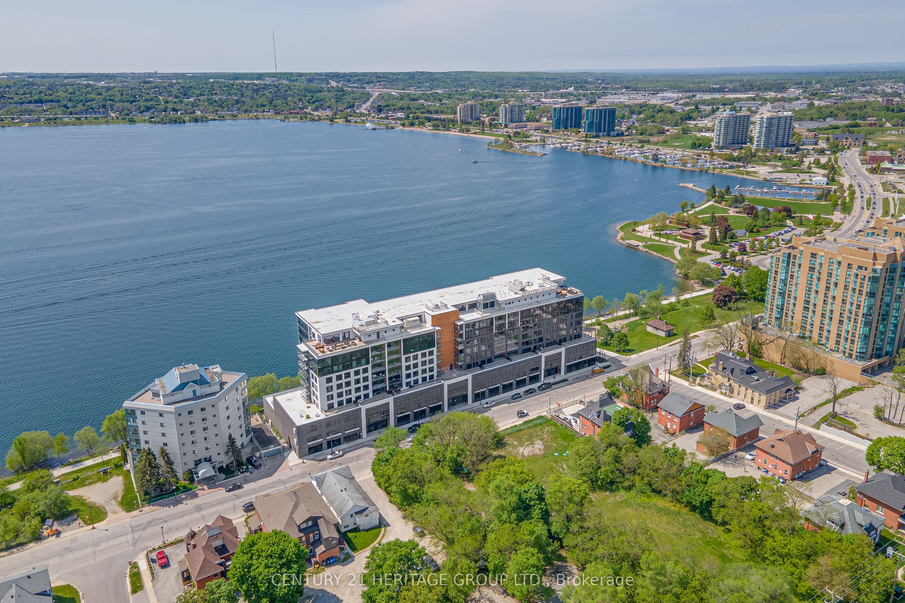 185 Dunlop Street E 922, Barrie, ON L4M 0L7 photo 2