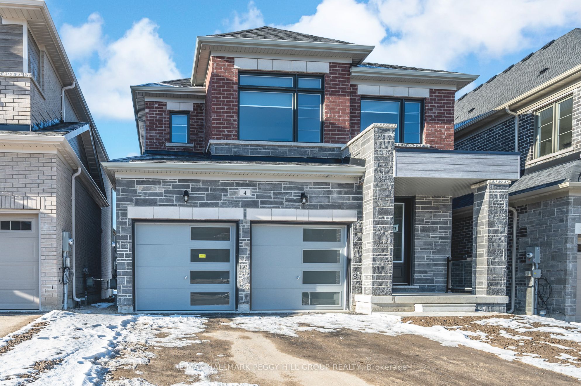 4 Sassafras Road, Springwater, ON L9X 2C6