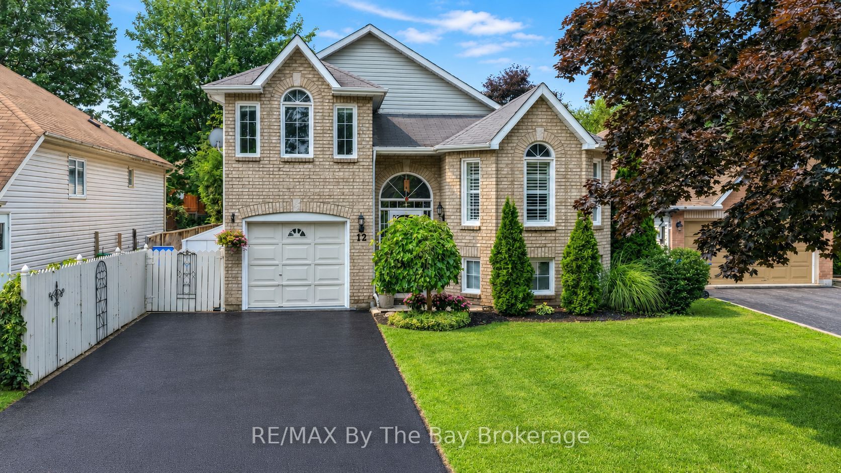 12 Goldsmith Place, Wasaga Beach, ON L9Z 1E5