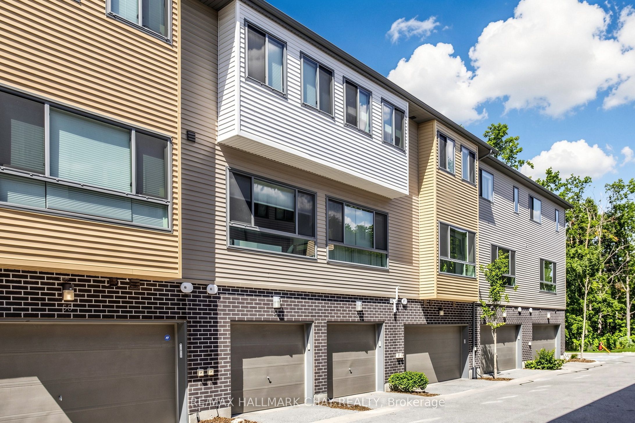 369 Essa Road 53, Barrie, ON L4N 9C8
