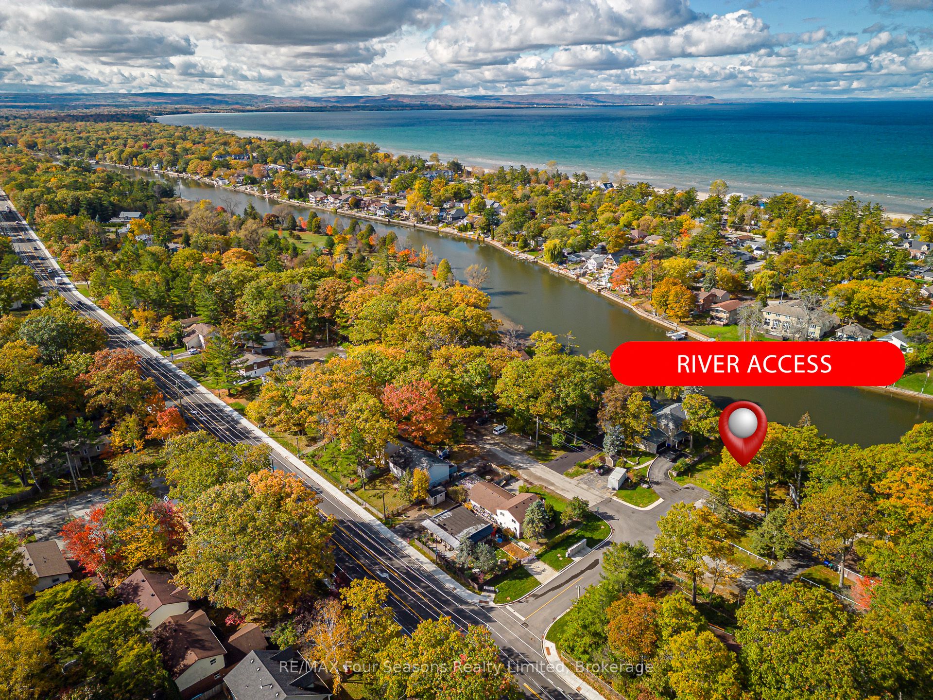 24 Indianola Crescent, Wasaga Beach, ON L9Z 2W3