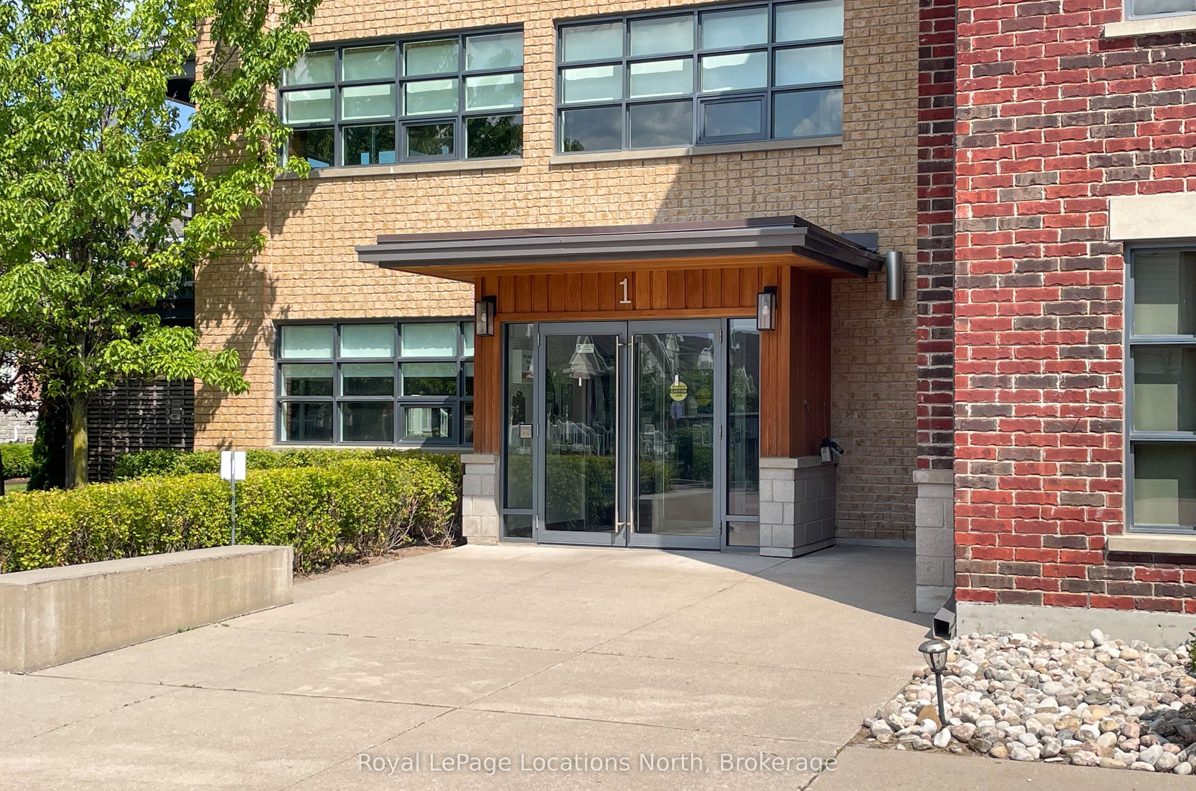 1 Shipyard Lane 303, Collingwood, ON L9Y 0W2 photo 3