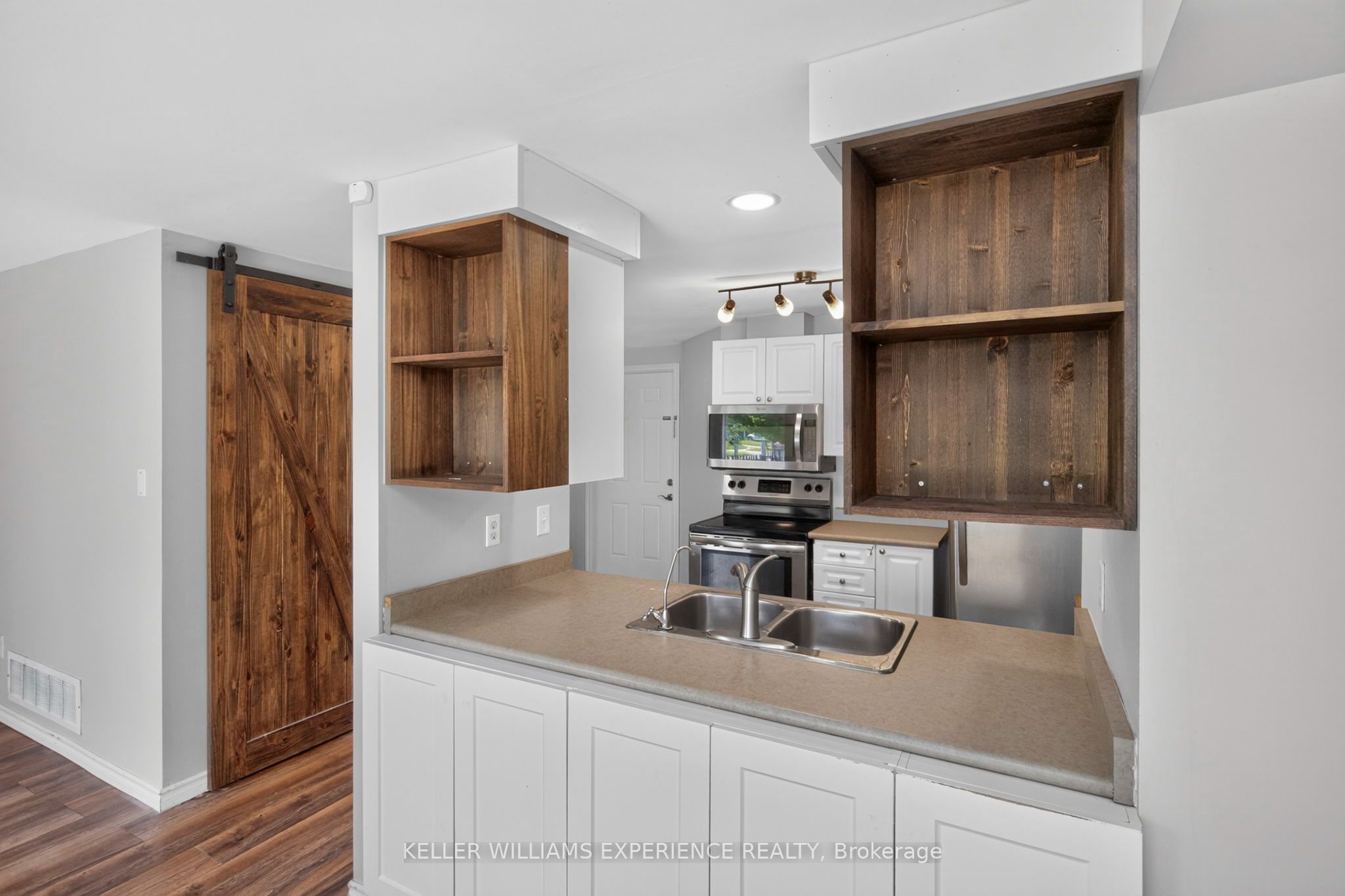 264 DUNSMORE Lane, Barrie, ON L4M 7A7 photo 5