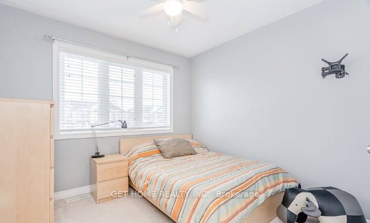 37 Pearcey Crescent, Barrie, ON L4N 6R8 photo 5