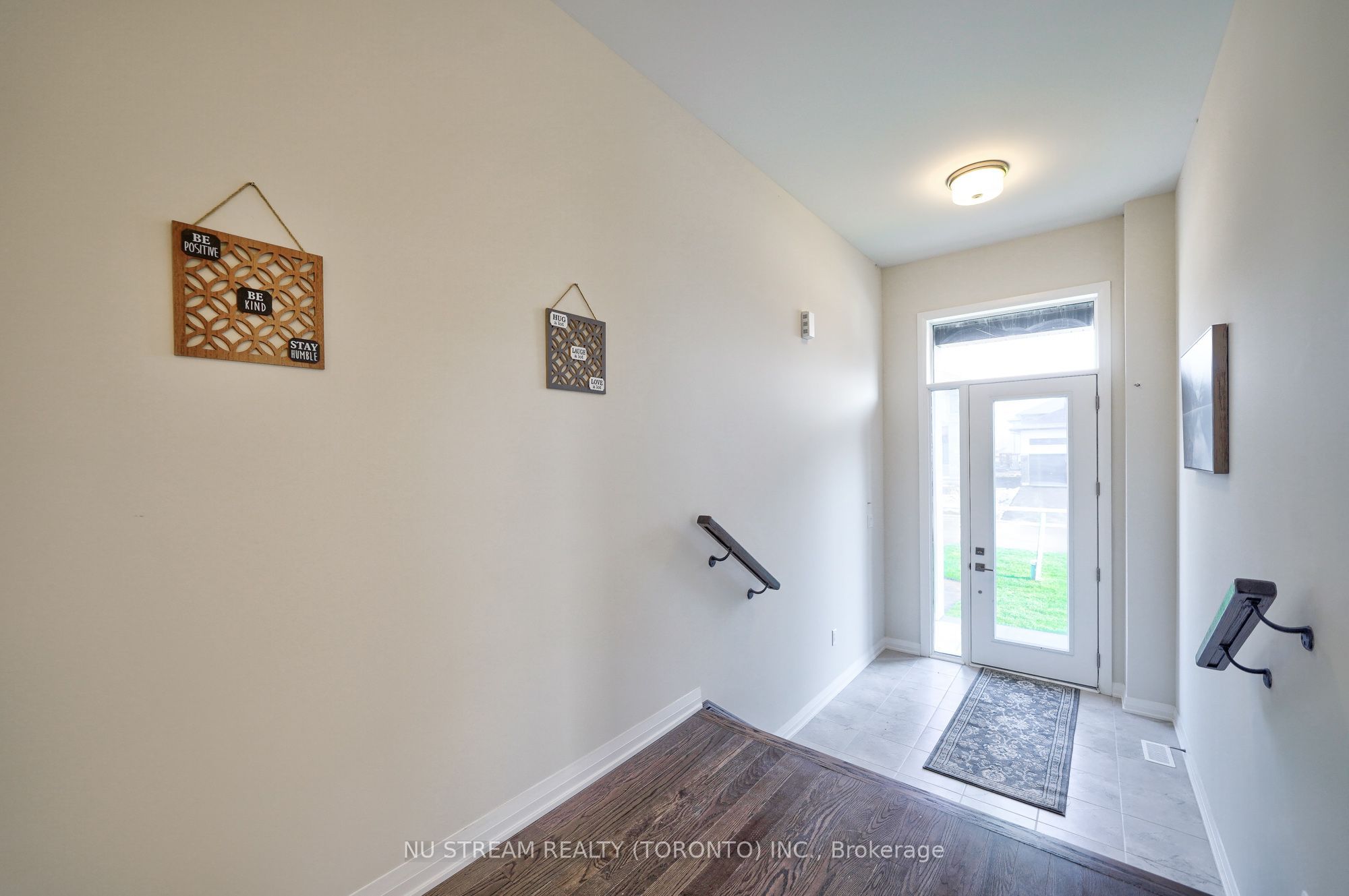 3185 Searidge Street, Severn, ON L3V 8R1 photo 5