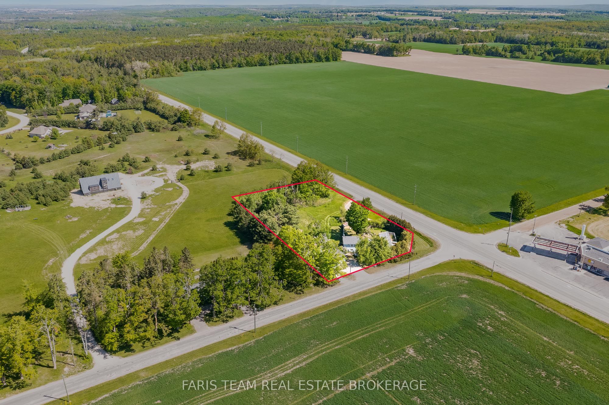1008 Rainbow Valley Road W, Springwater, ON L0L 2K0 photo 2