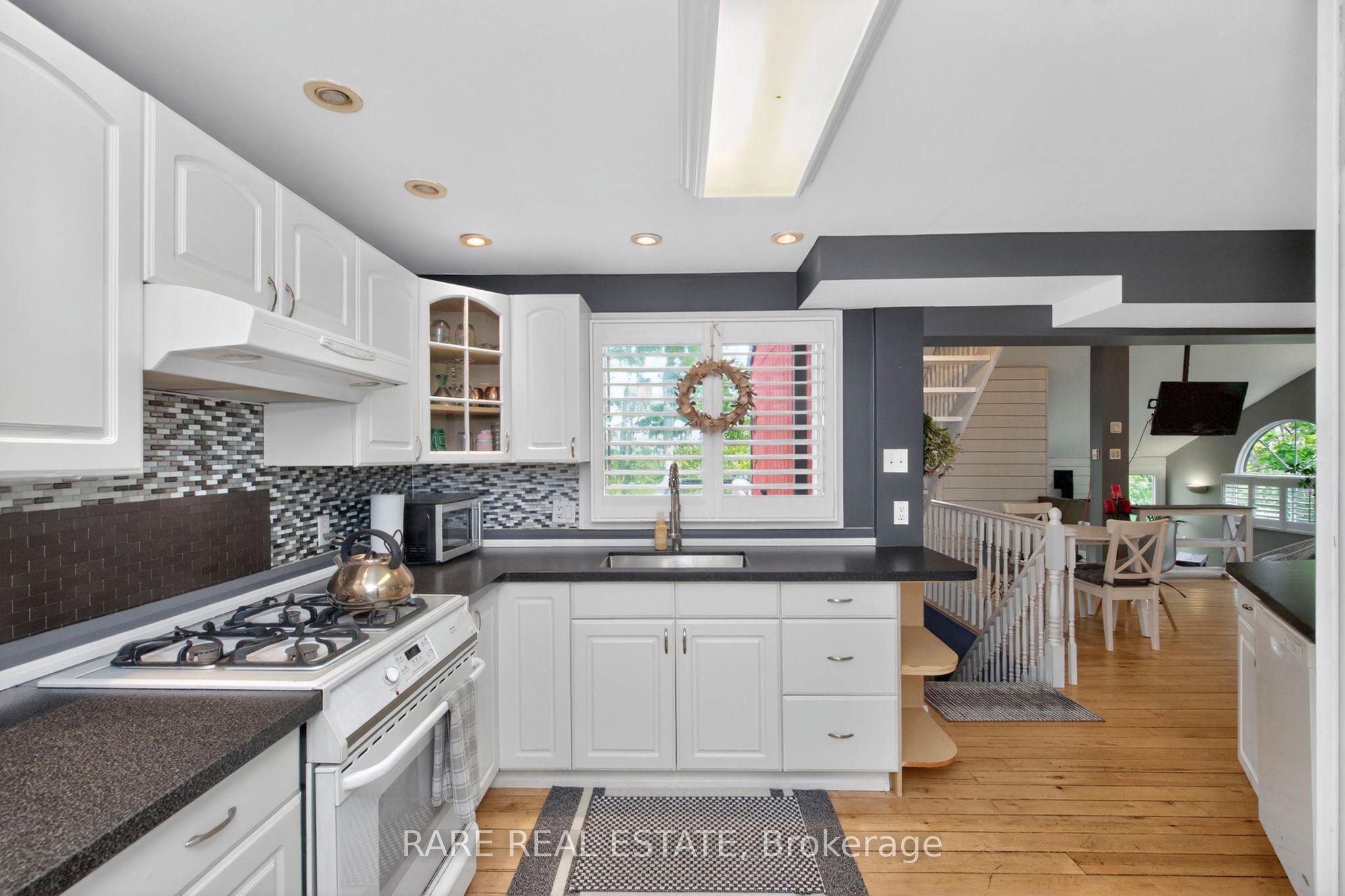 82 Huronwoods Drive, Oro-Medonte, ON L0K 1E0 photo 3