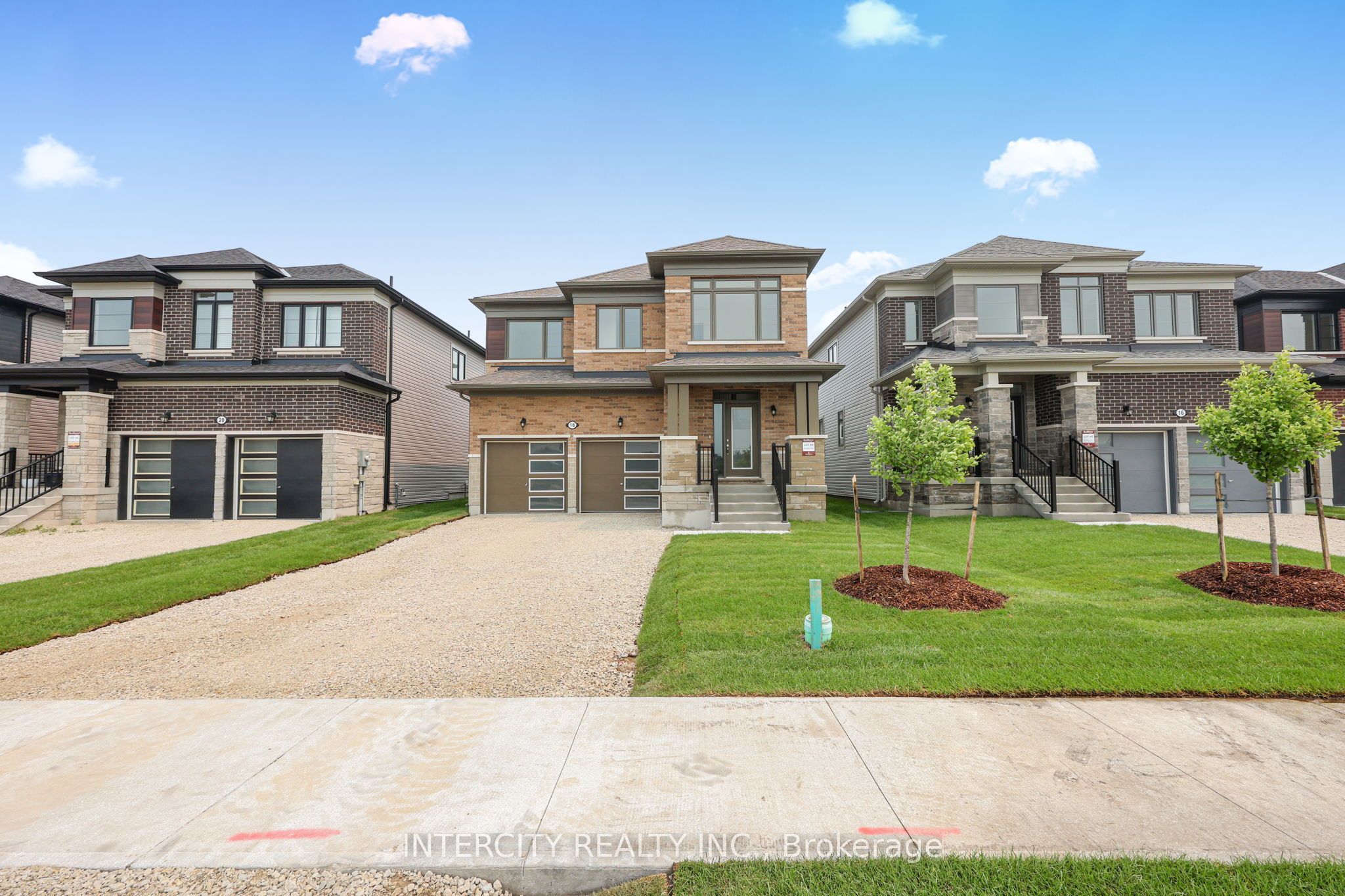 18 Legacy Circle, Wasaga Beach, ON L9Z 0L8 photo 2