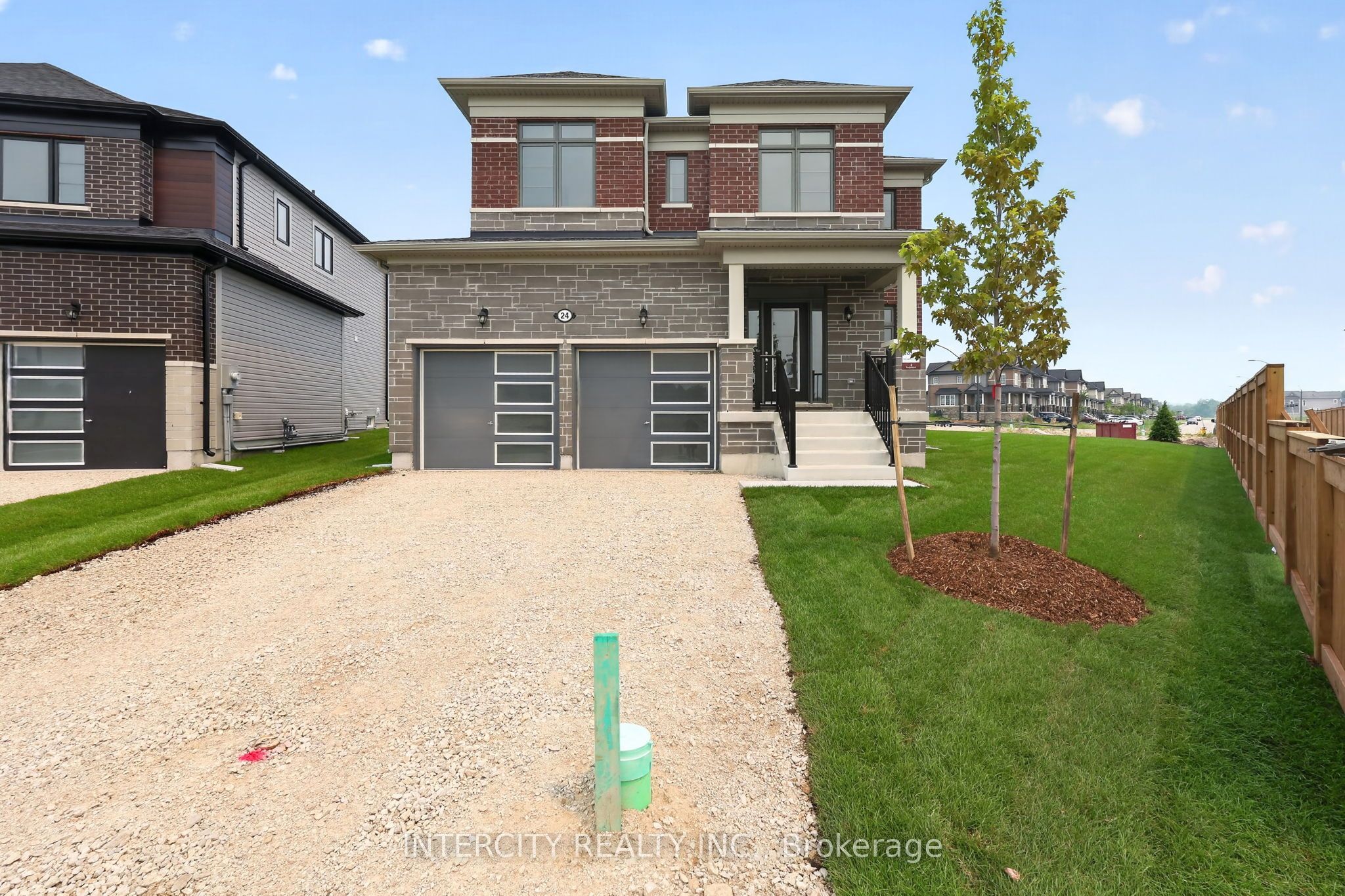 24 Legacy Circle, Wasaga Beach, ON L9Z 0L8 photo 2