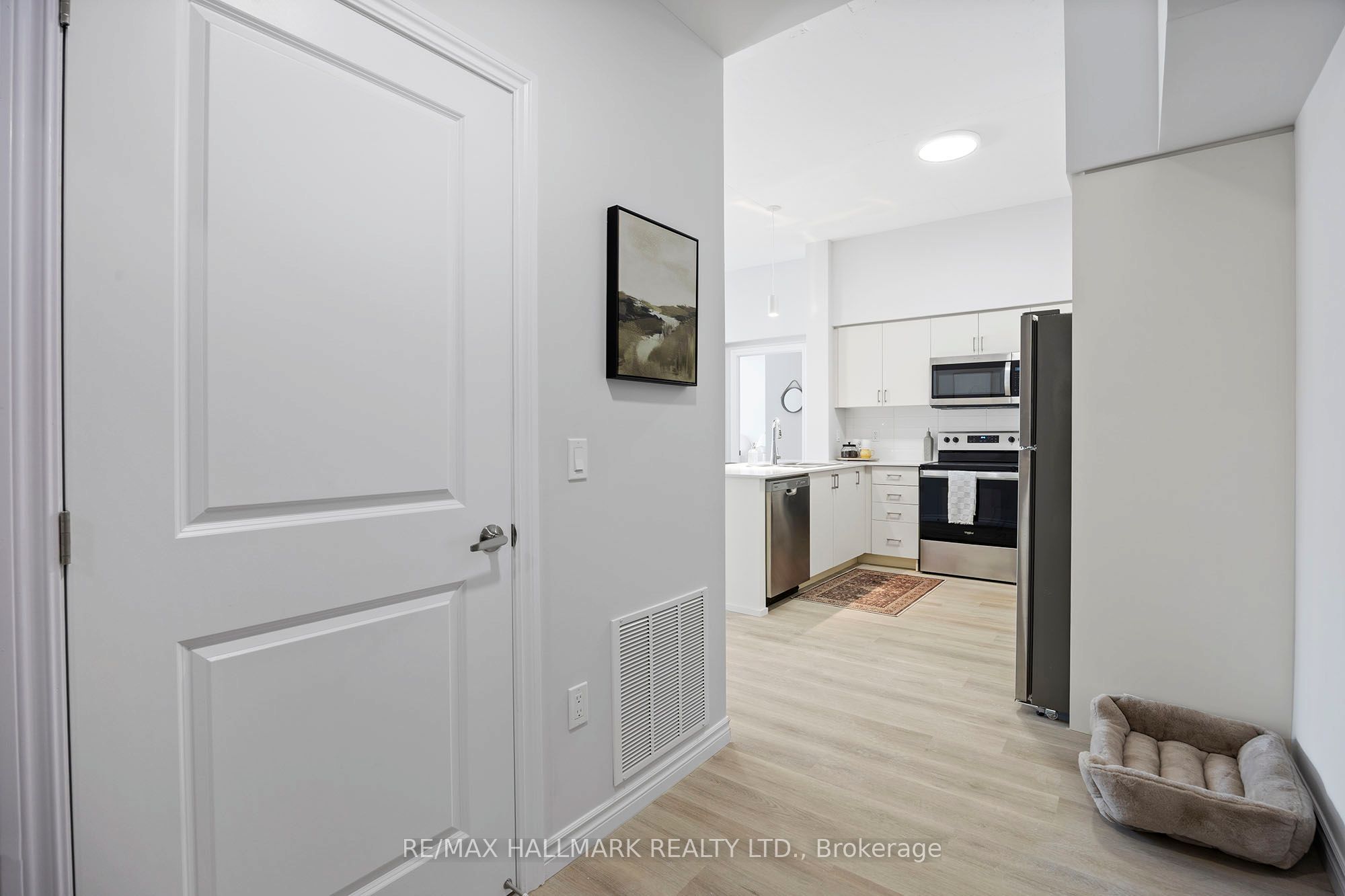 70 Dean Avenue 226, Barrie, ON L4N 0C2 photo 3