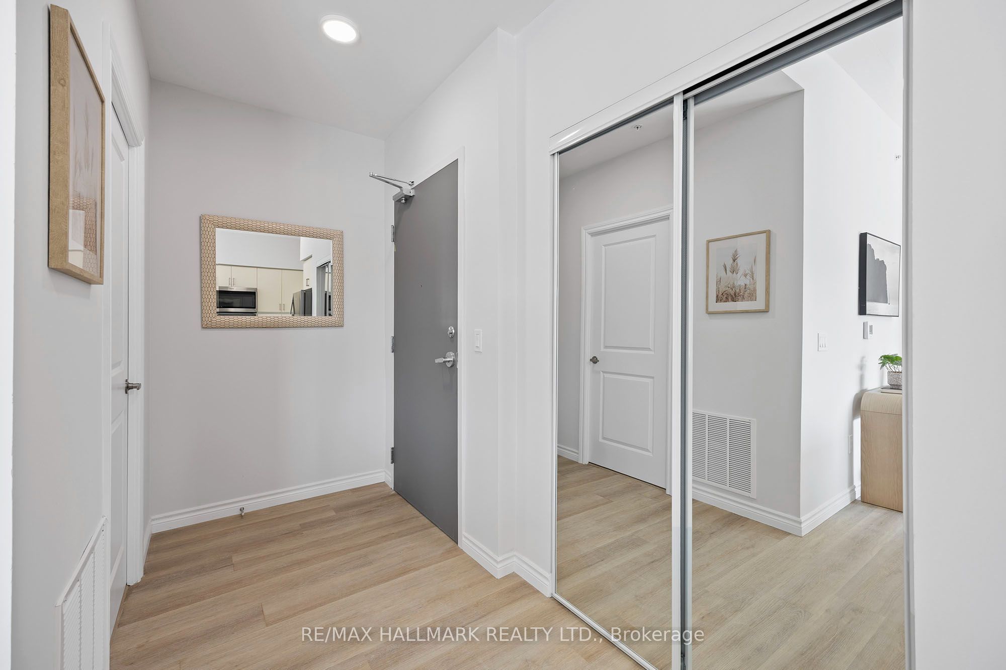 70 Dean Avenue 430, Barrie, ON L4N 0C2 photo 2