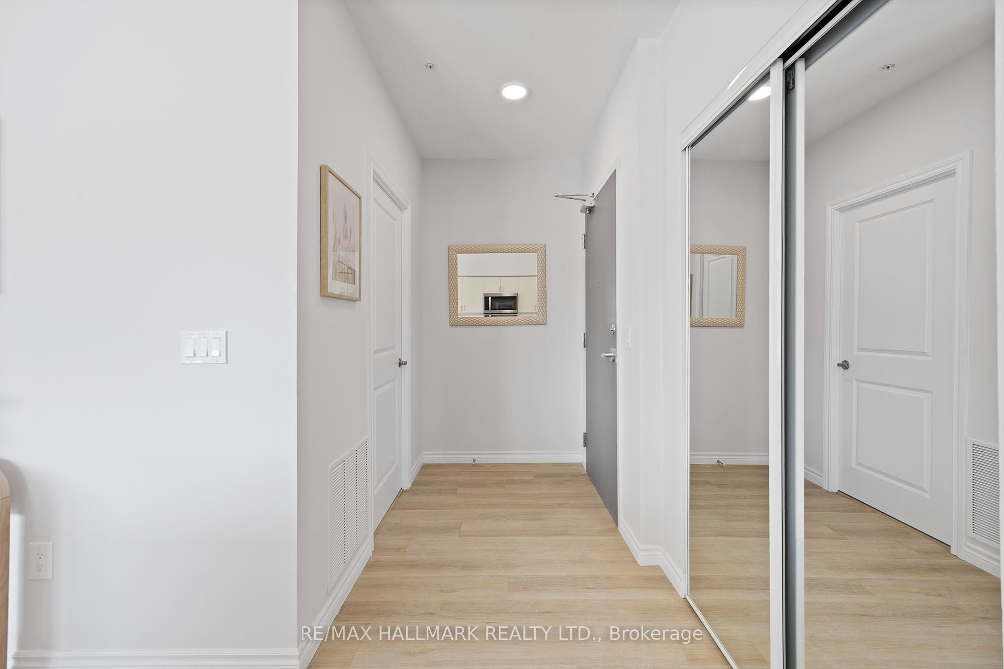 70 Dean Avenue 430, Barrie, ON L4N 0C2 photo 3