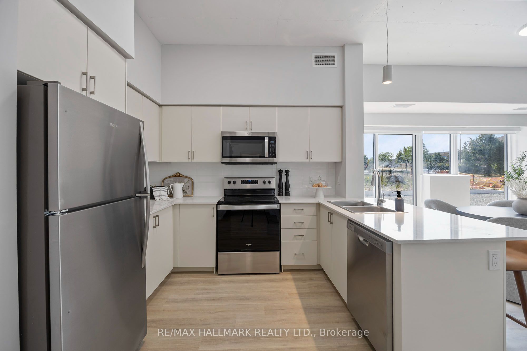 70 Dean Avenue 430, Barrie, ON L4N 0C2 photo 5
