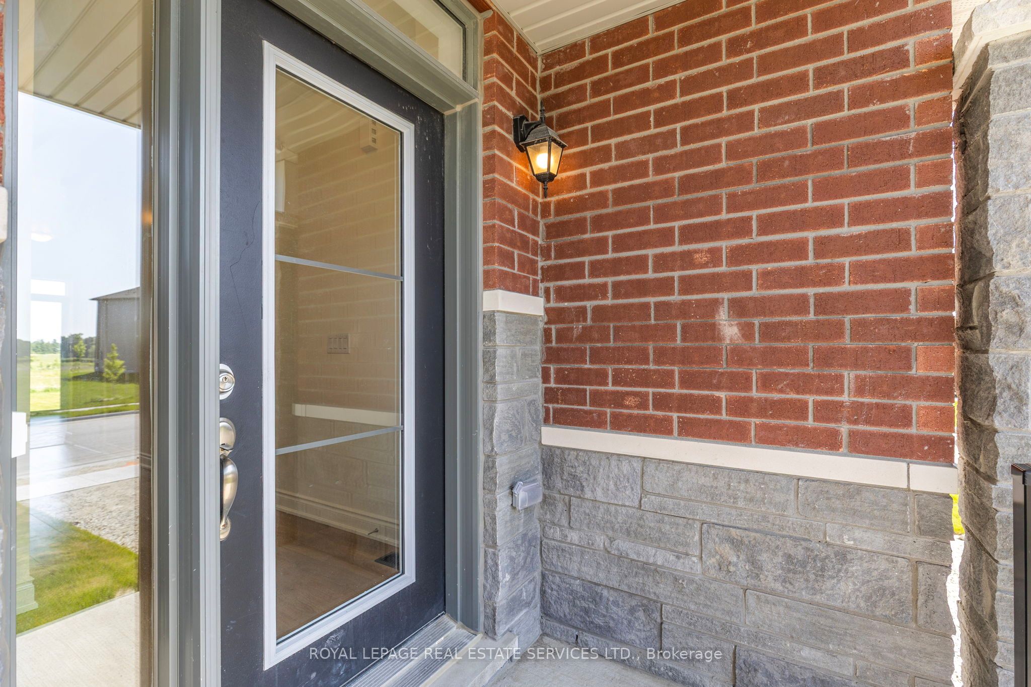 28 Union Boulevard, Wasaga Beach, ON L9Z 0M5 photo 2