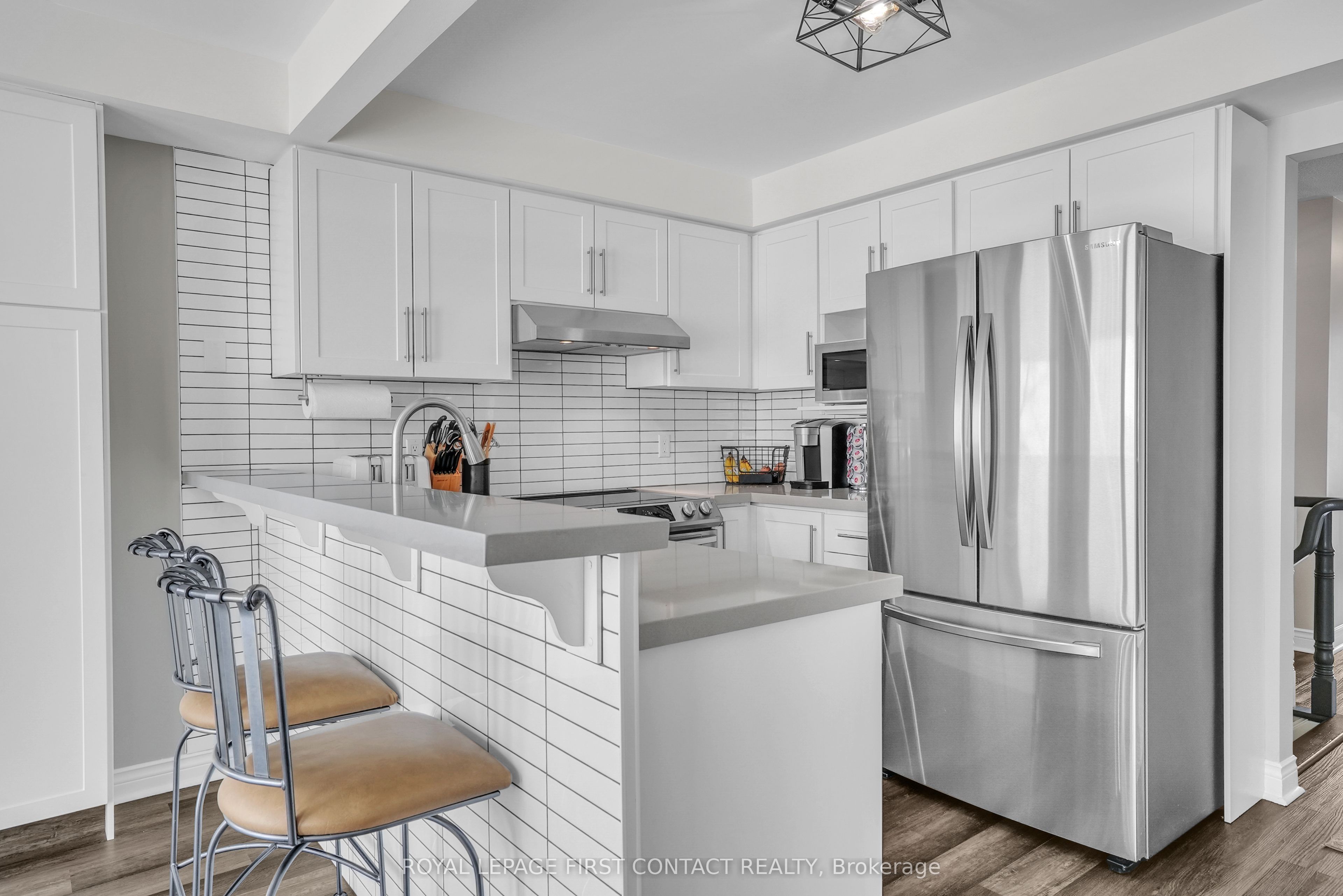 340 Livingstone Street W, Barrie, ON L4N 7C5 photo 4