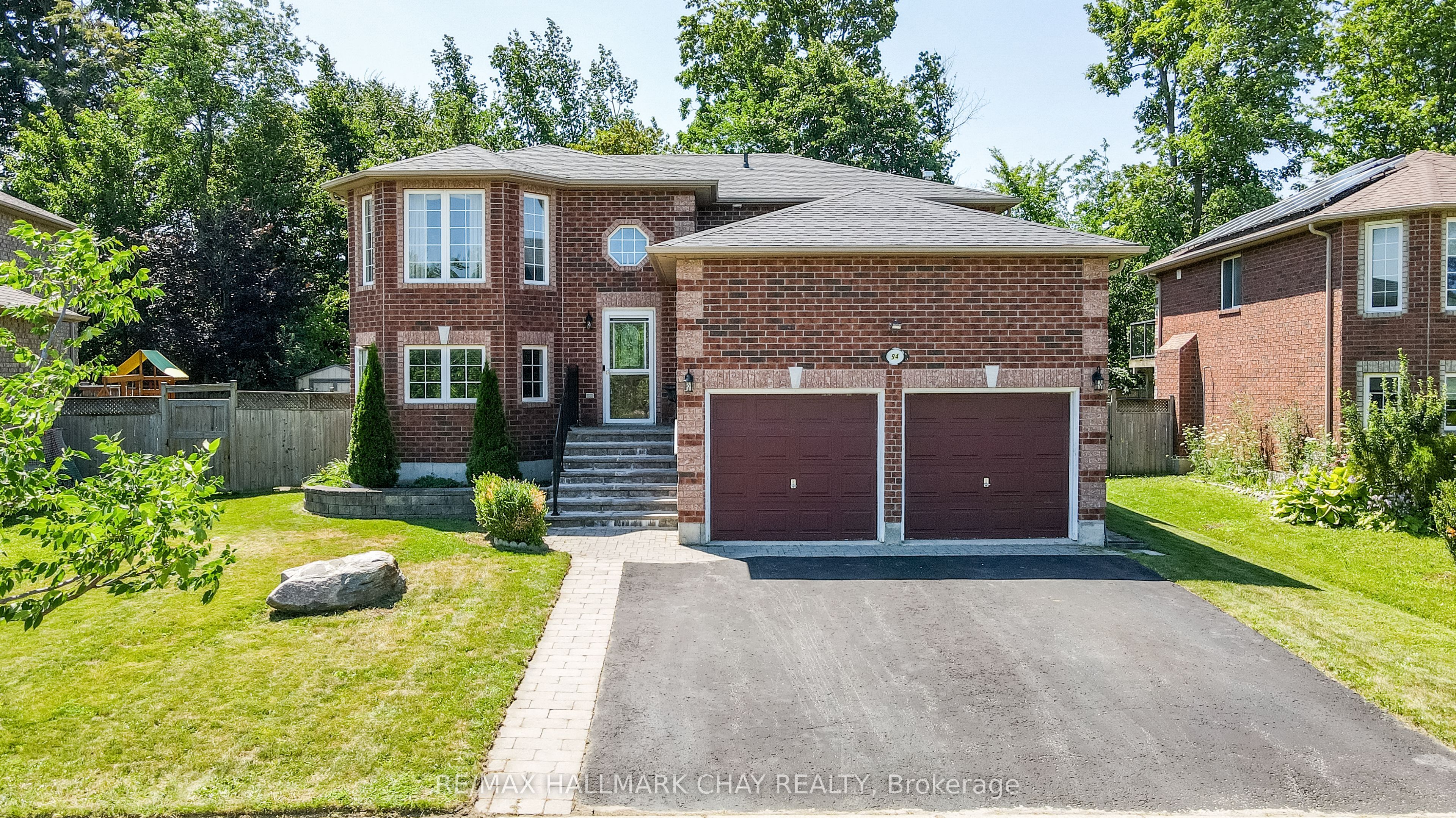 94 Sandringham Drive, Barrie, ON L4M 7J5 photo 2