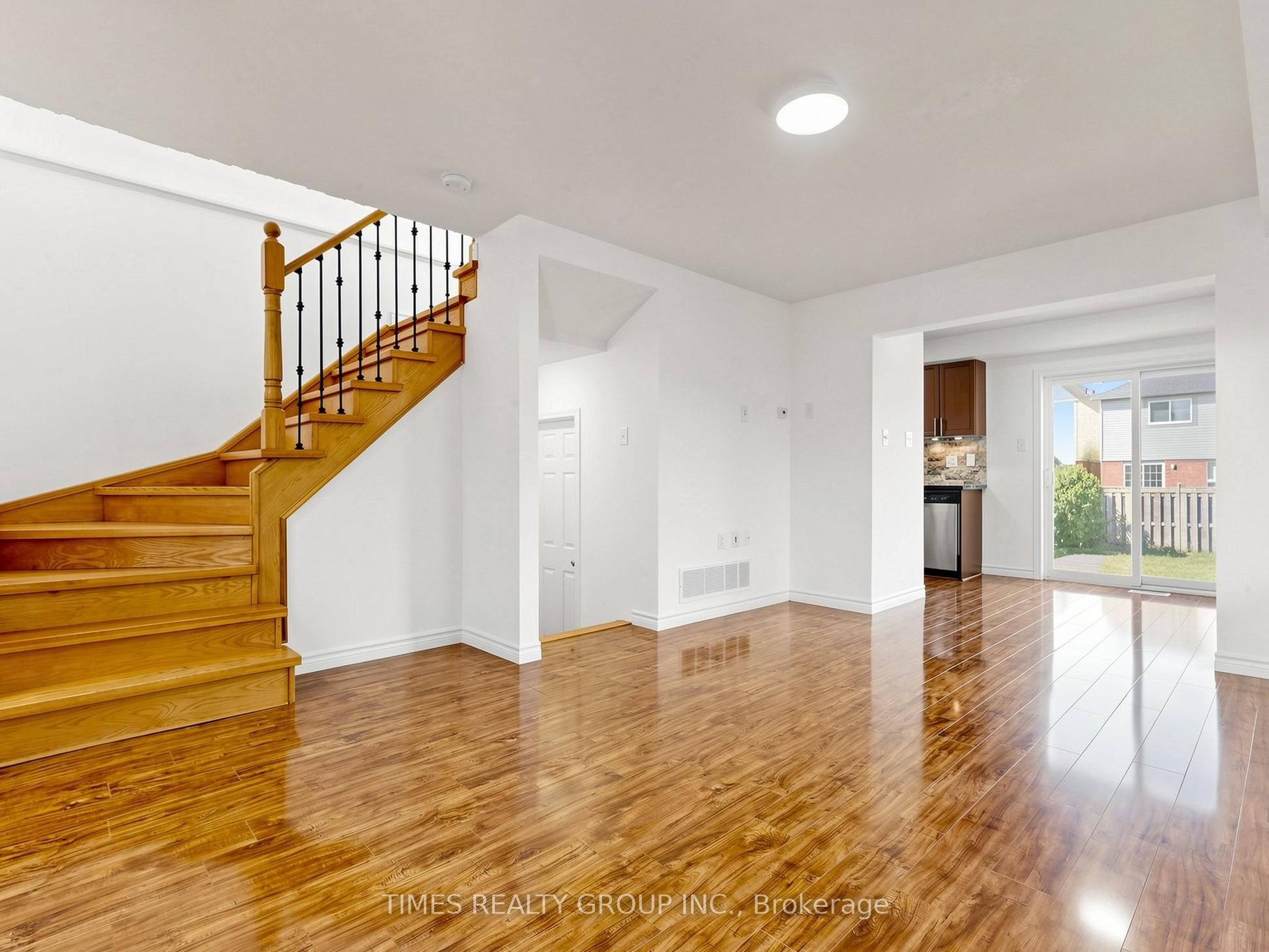 46 Ridwell Street, Barrie, ON L4N 0W7 photo 3