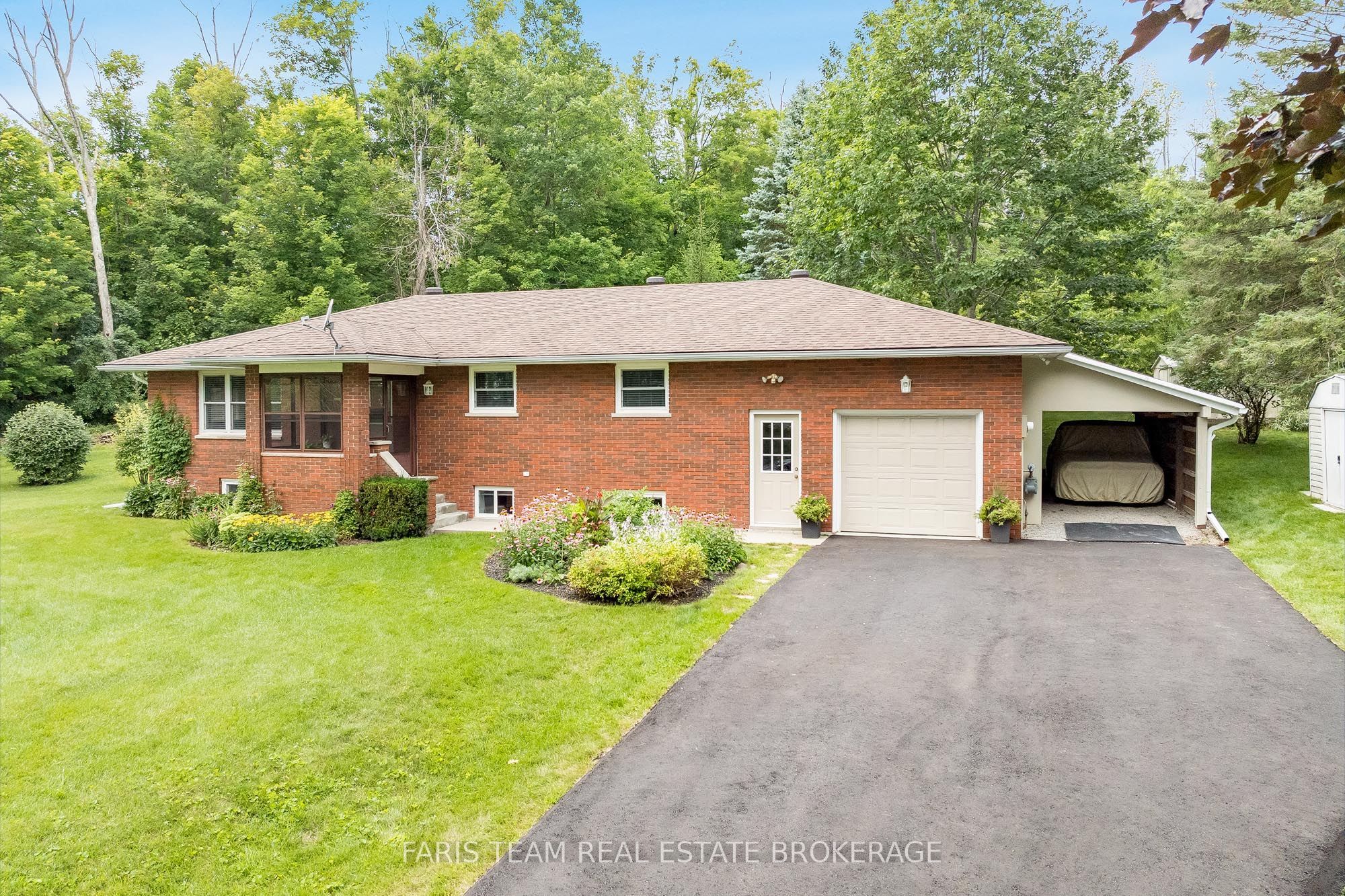 182 Moon Point Drive, Oro-Medonte, ON L3V 0R8