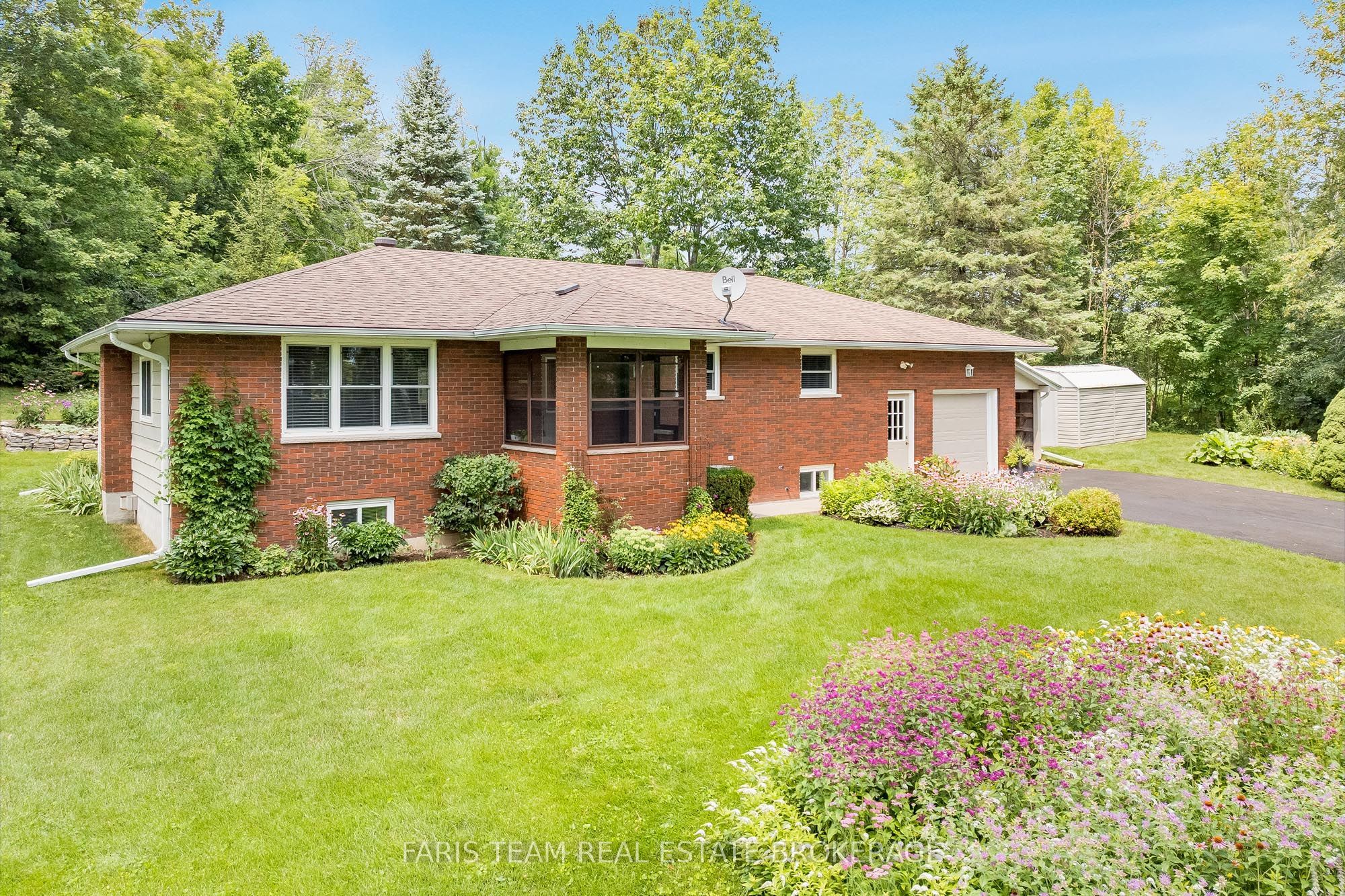 182 Moon Point Drive, Oro-Medonte, ON L3V 0R8 photo 2