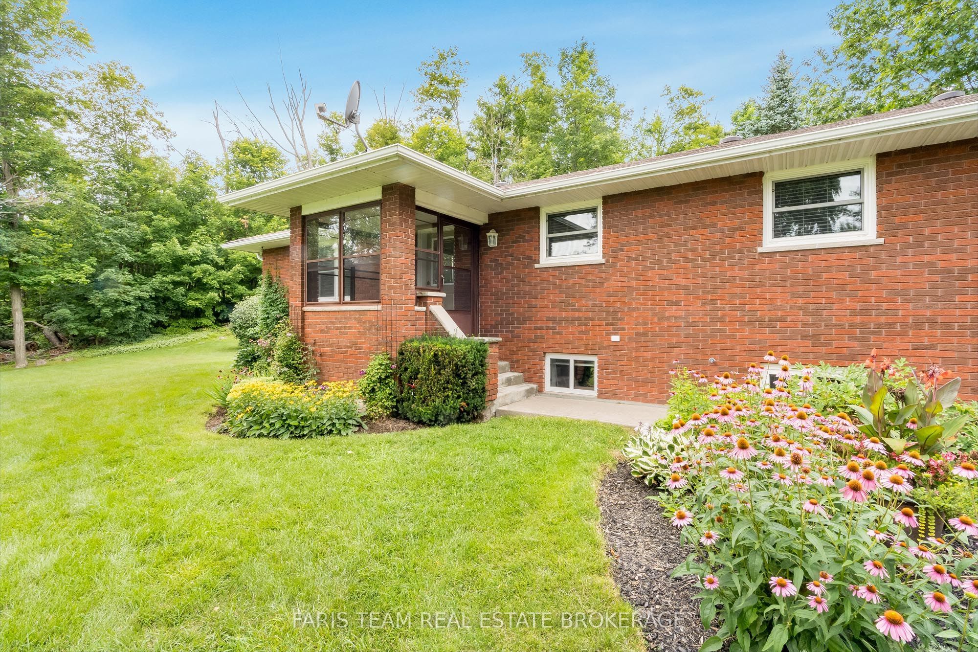 182 Moon Point Drive, Oro-Medonte, ON L3V 0R8 photo 4