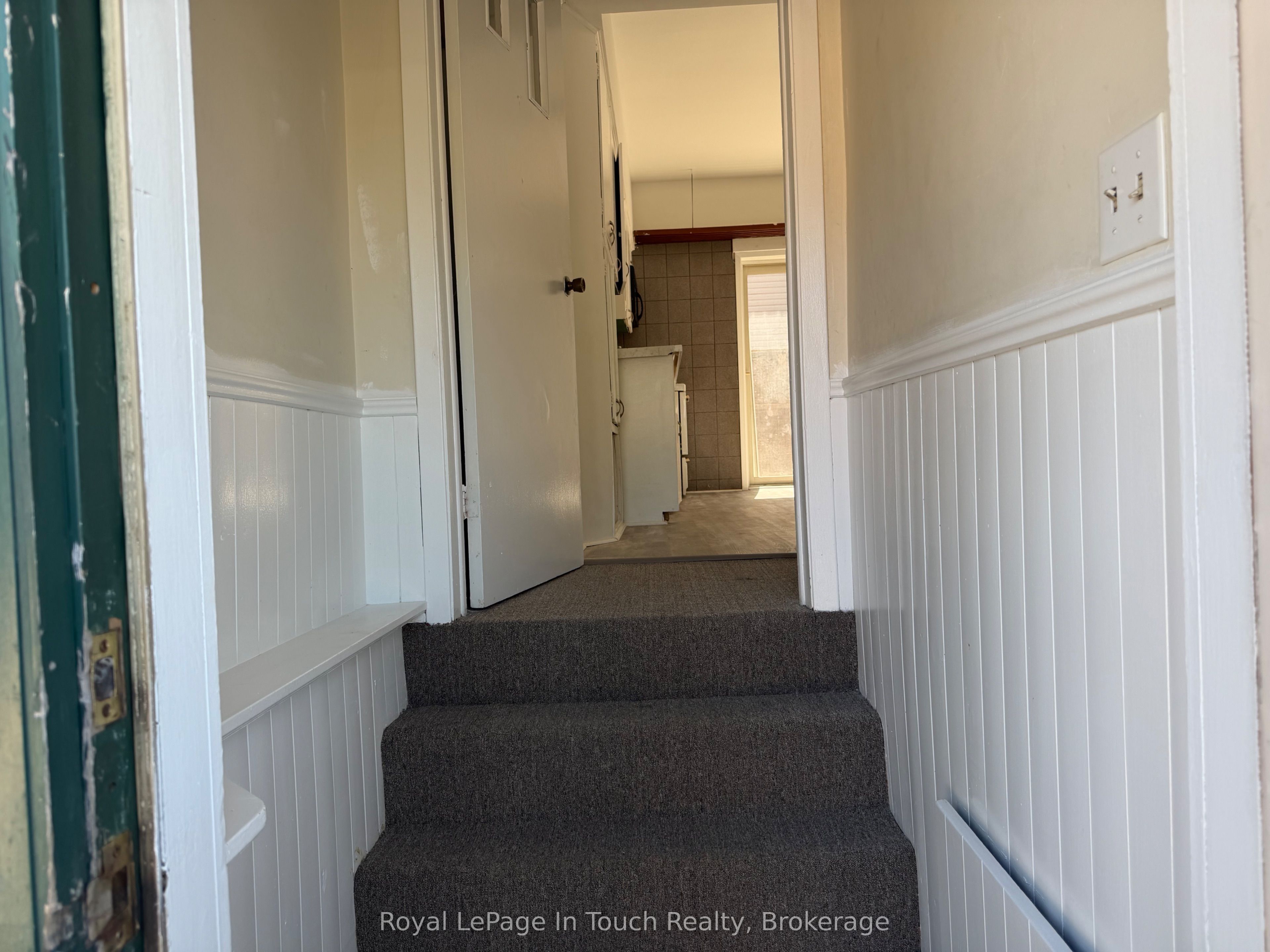 519 Yonge Street, Midland, ON L4R 2C6 photo 2
