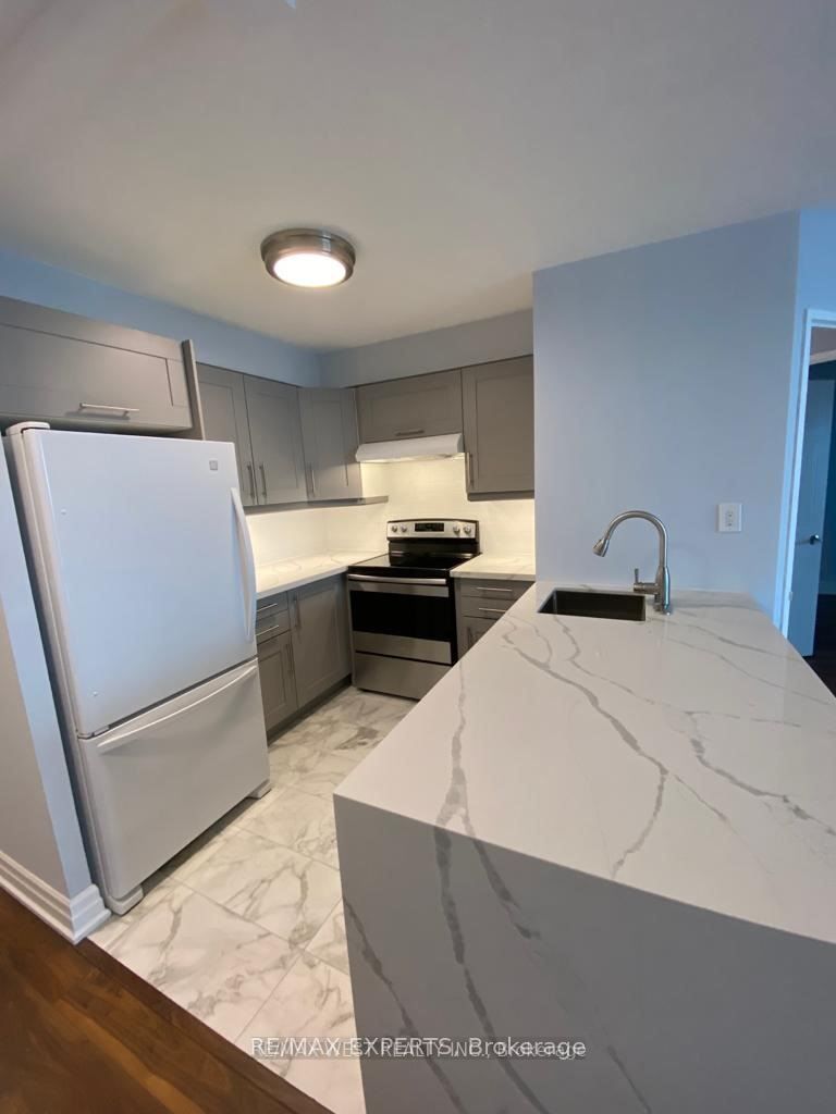150 Dunlop Street E 810, Barrie, ON L4M 6H1 photo 5