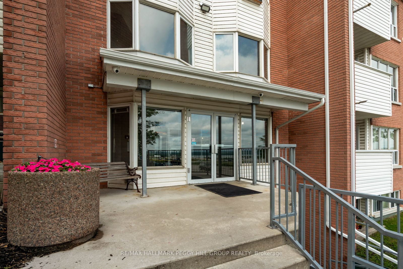 126 Bell Farm Road B08, Barrie, ON L4M 6J3