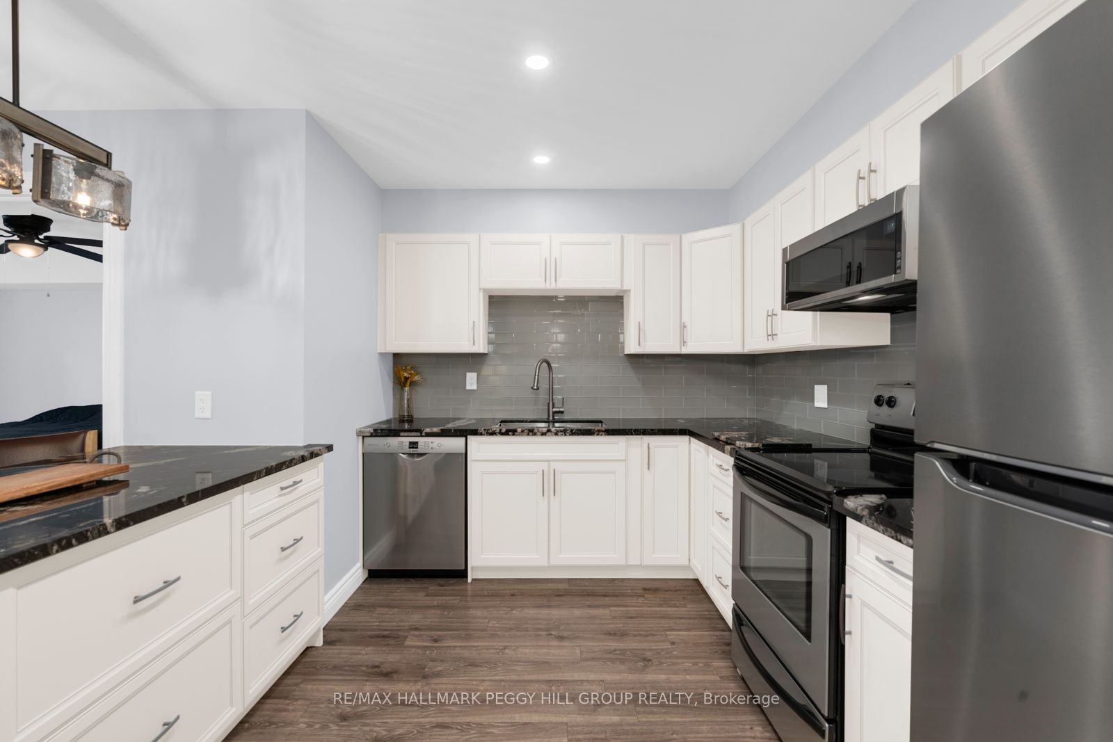 126 Bell Farm Road B08, Barrie, ON L4M 6J3 photo 2